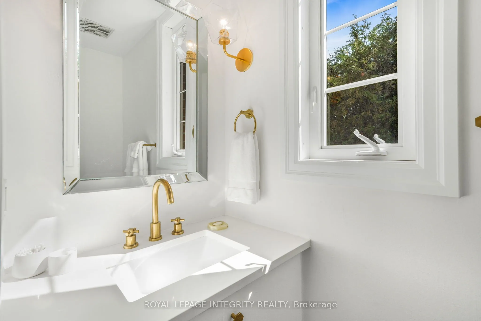 17 Melrose Avenue, #H