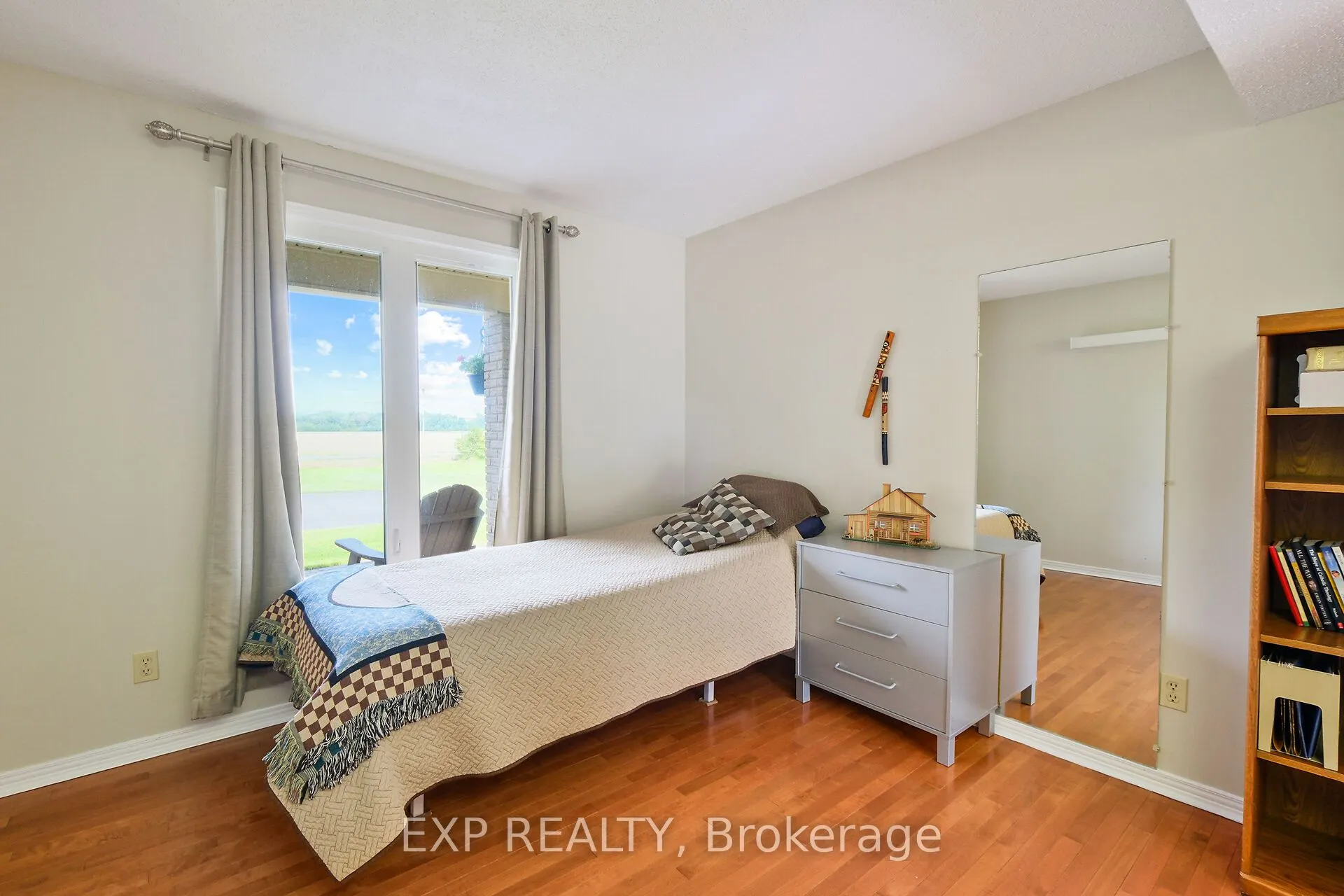 1376 MacDonald Road