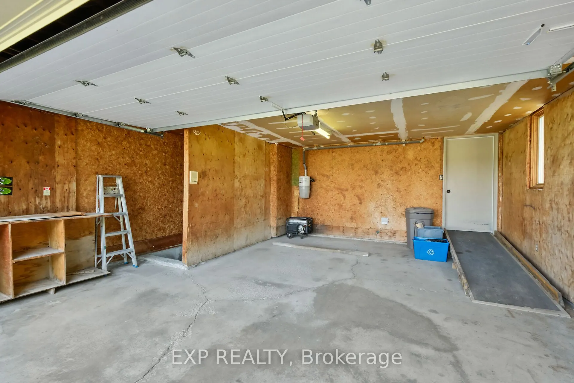 1376 MacDonald Road