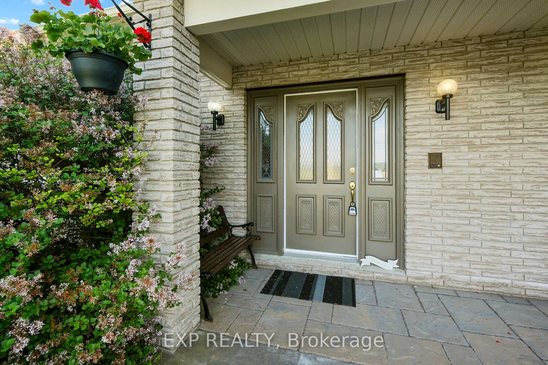 1376 MacDonald Road