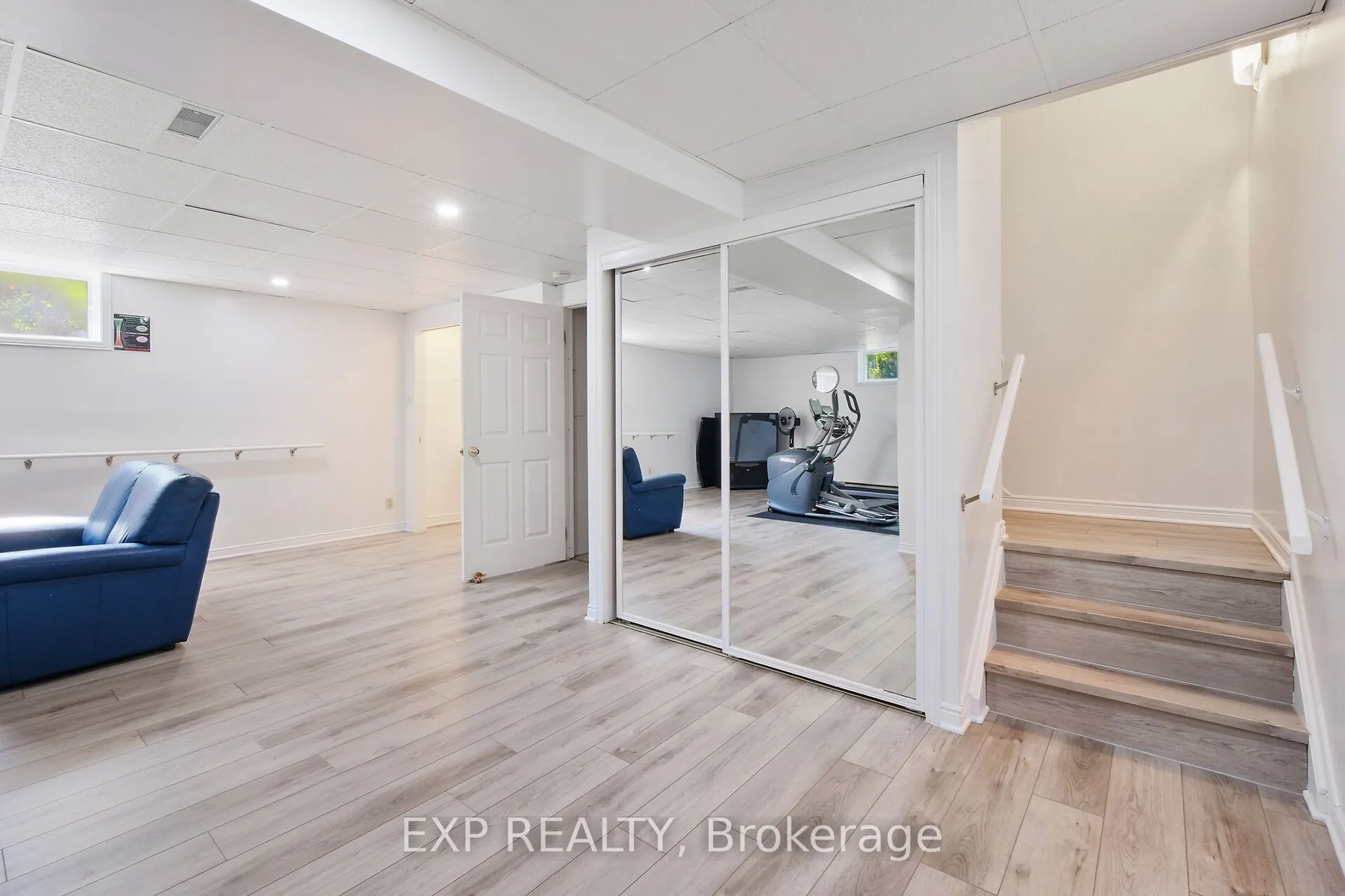 1376 MacDonald Road