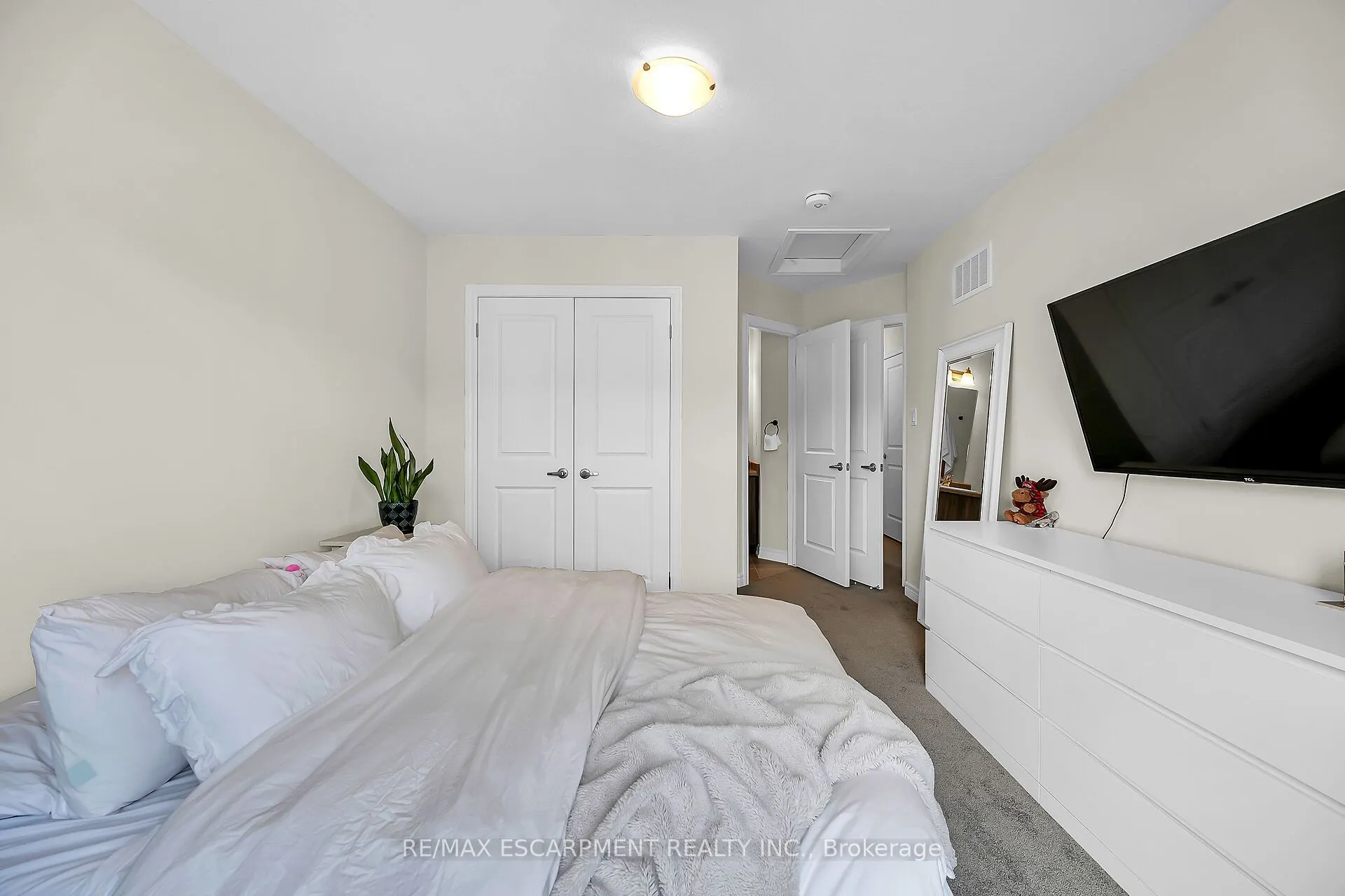 22 Dryden Lane
