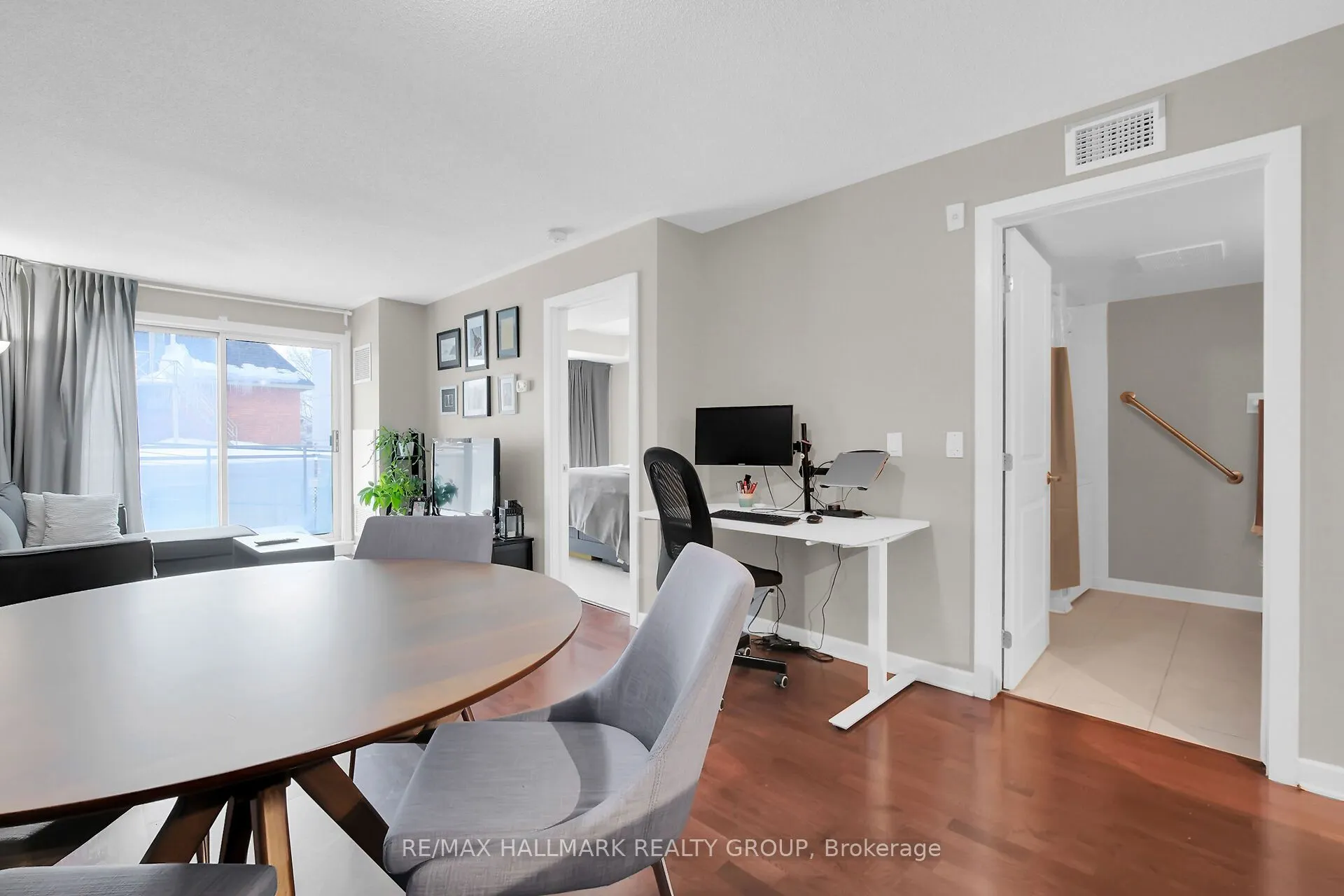 138 Somerset Street W, #209