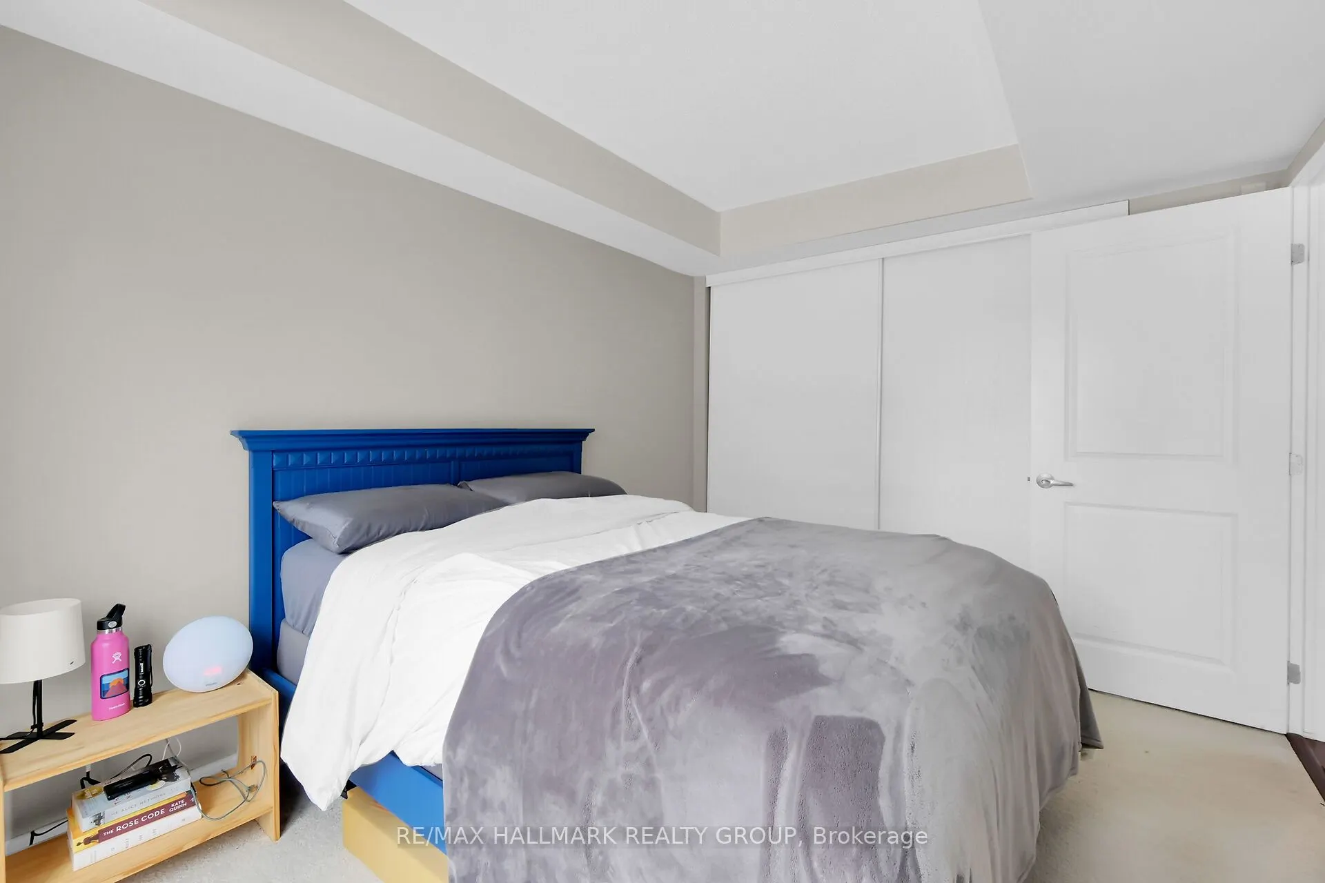 138 Somerset Street W, #209