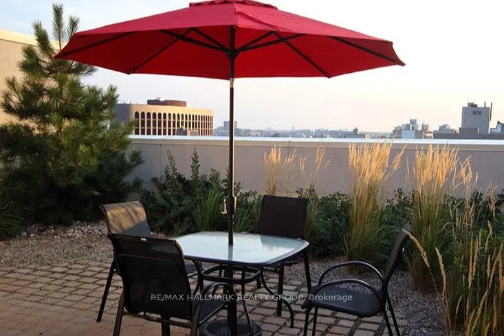 138 Somerset Street W, #209