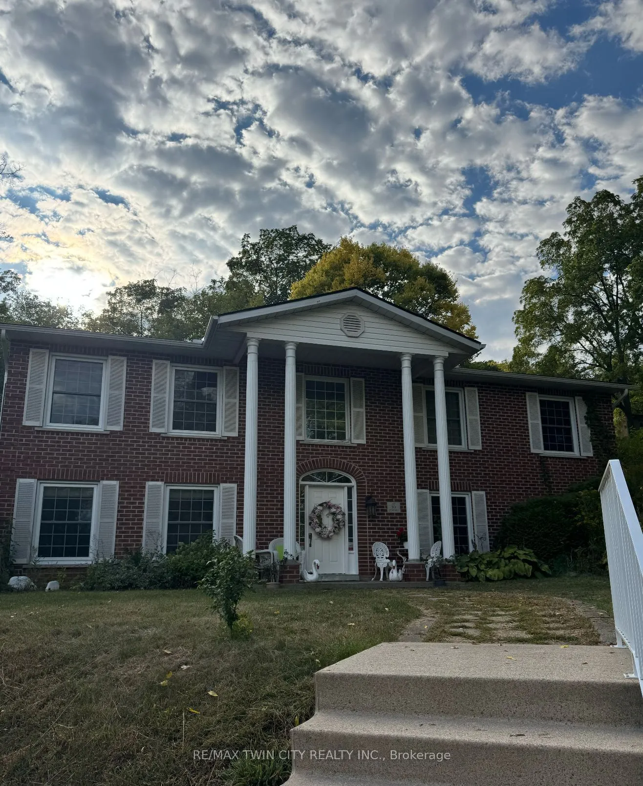 93 Dumfries Street