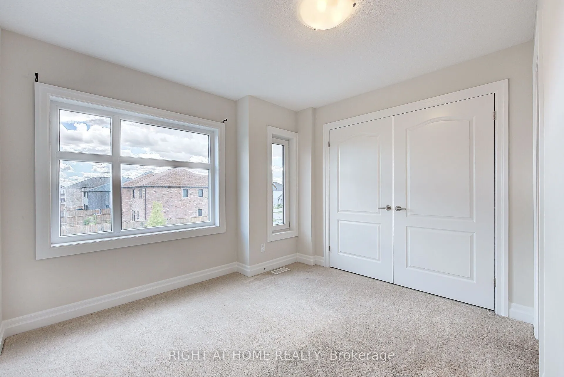 896 Zaifman Circle