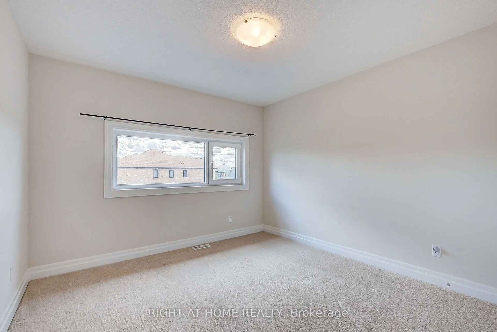 896 Zaifman Circle