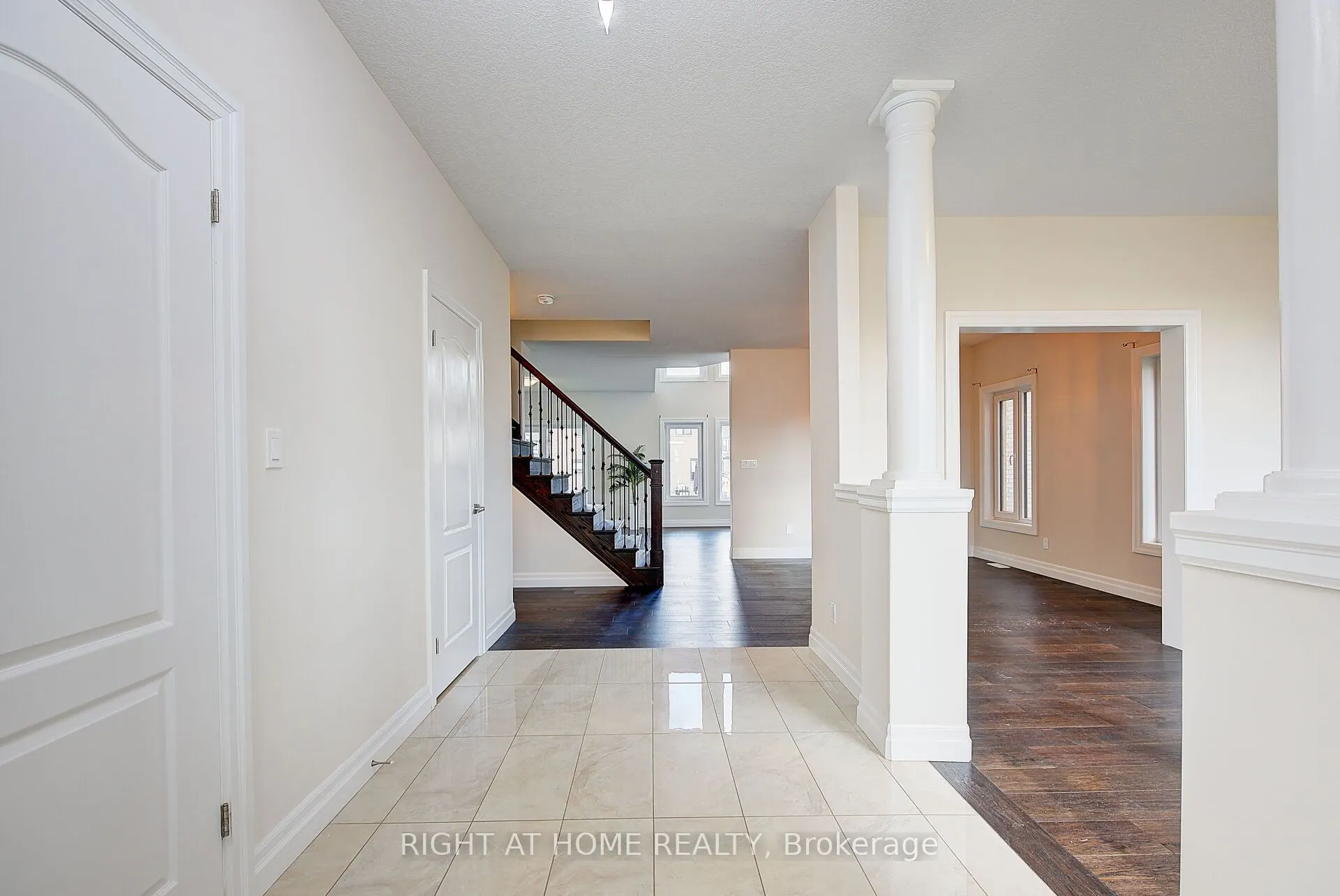 896 Zaifman Circle