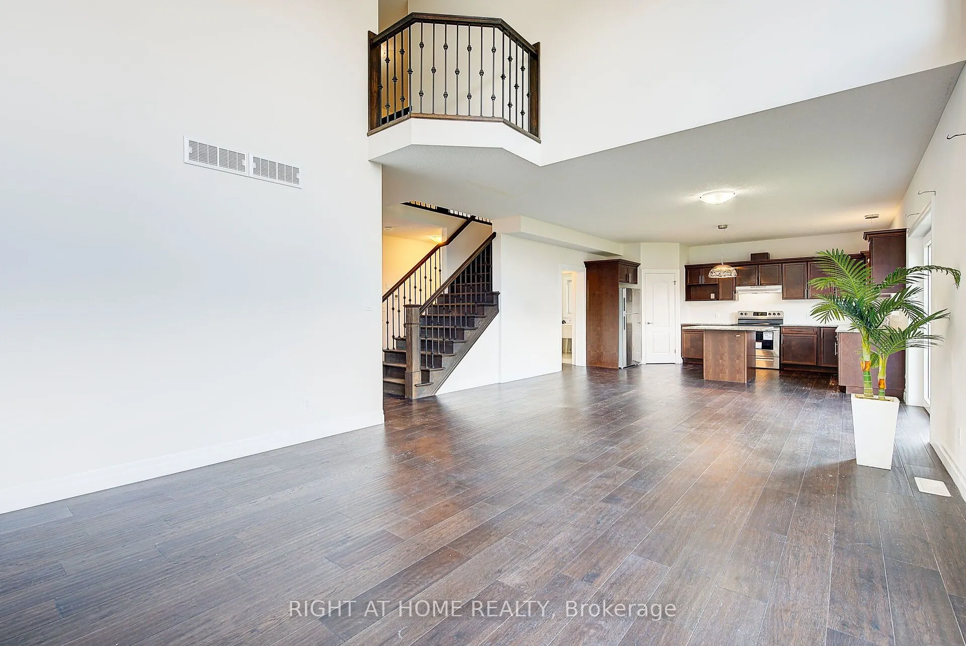 896 Zaifman Circle