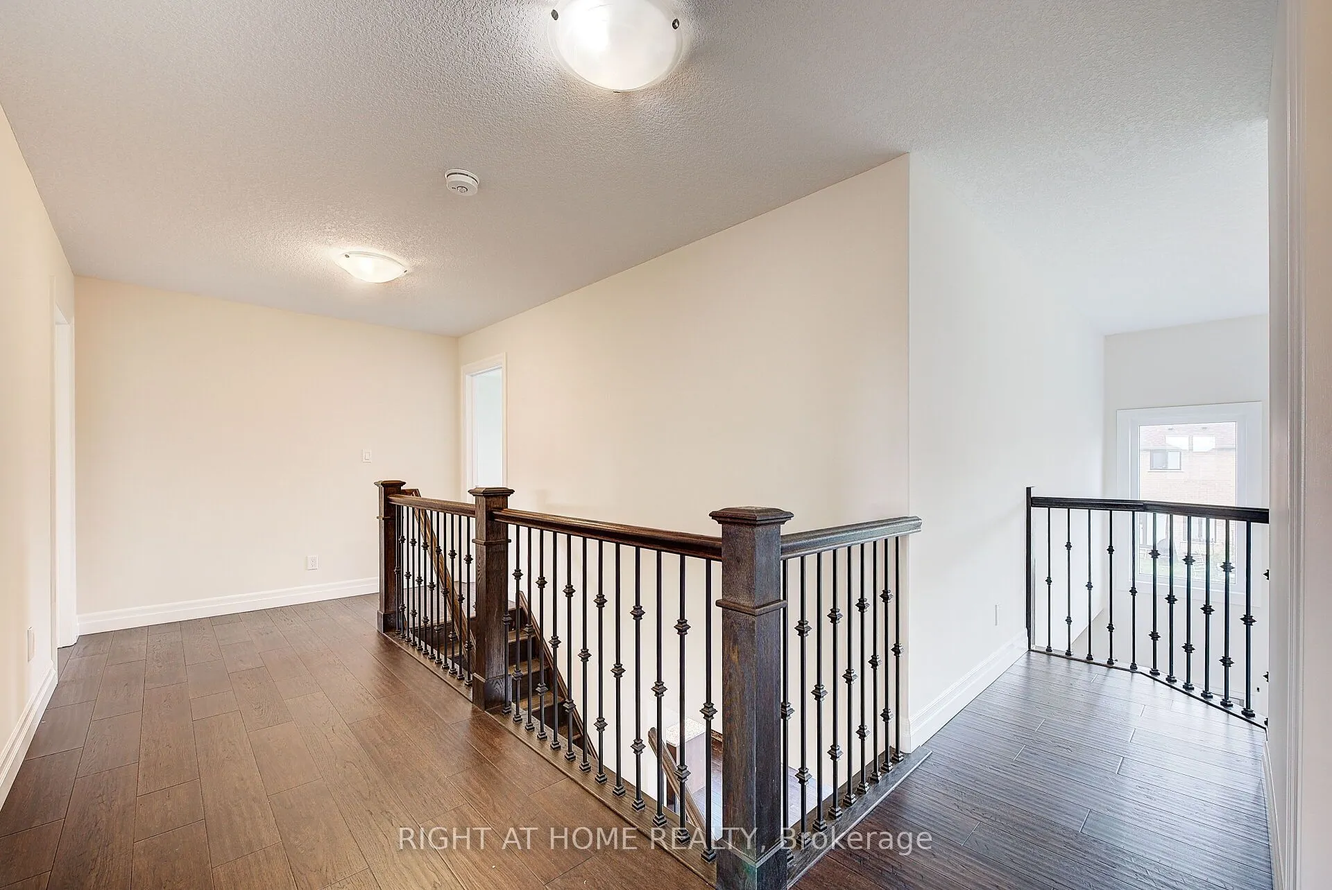 896 Zaifman Circle
