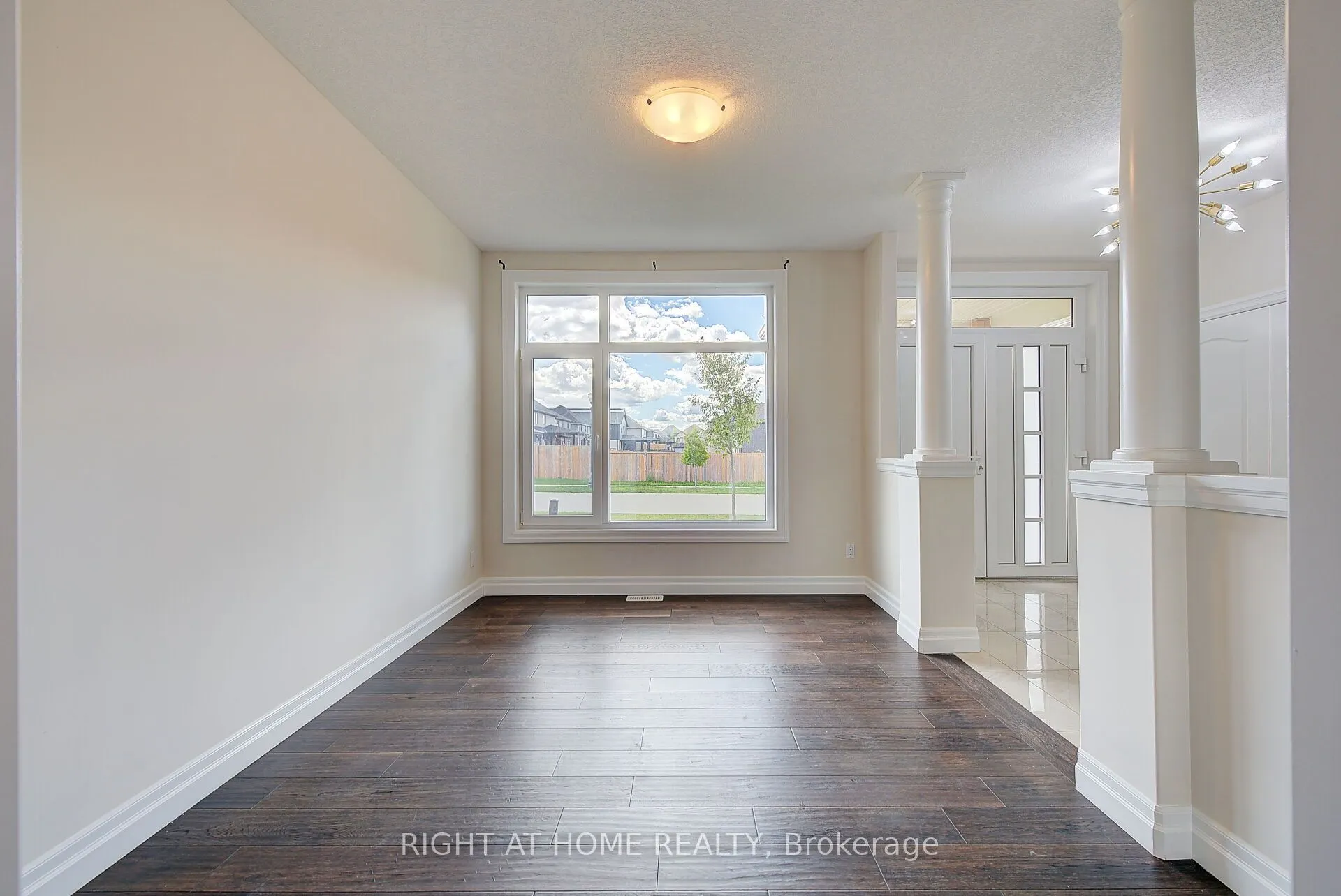 896 Zaifman Circle