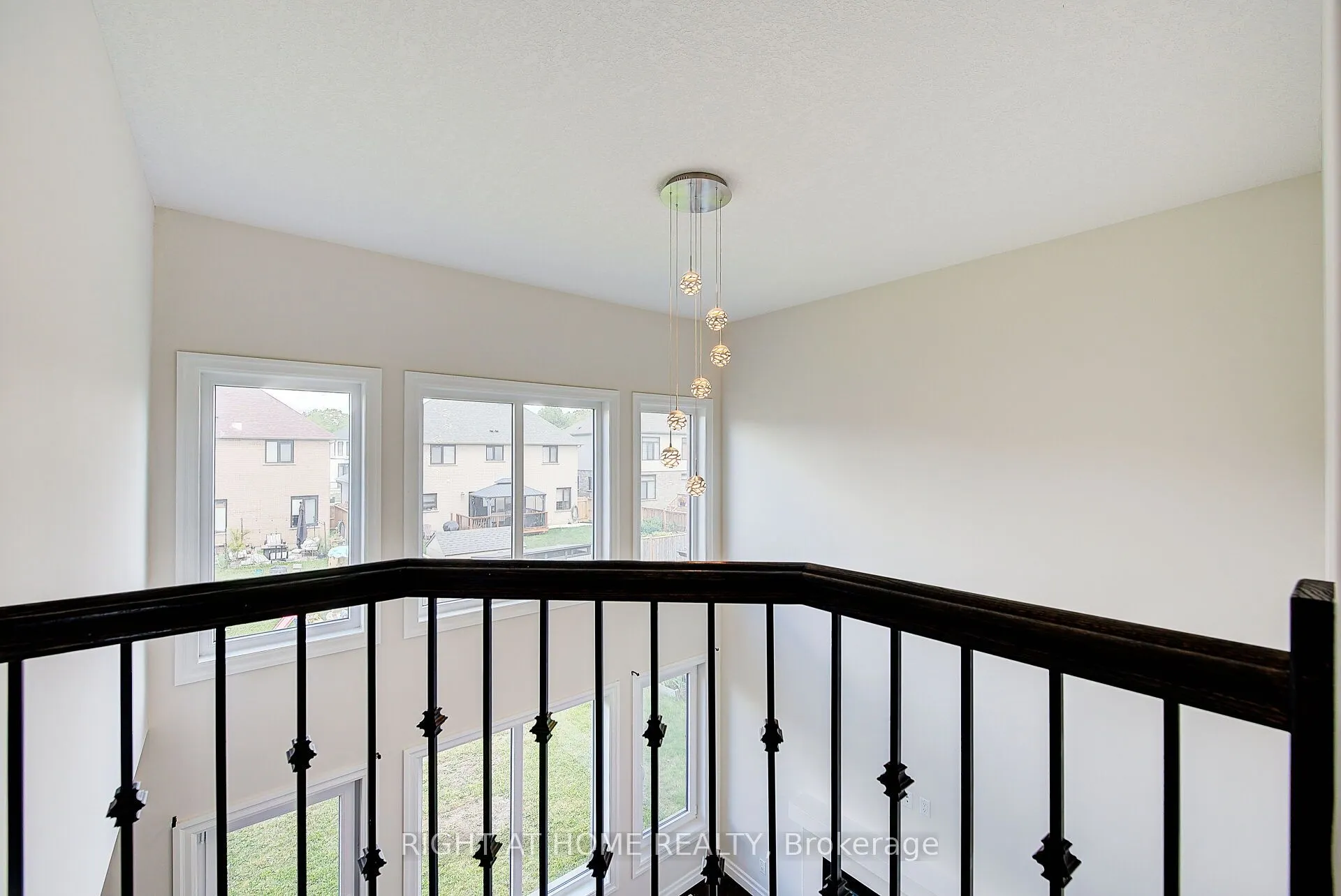 896 Zaifman Circle