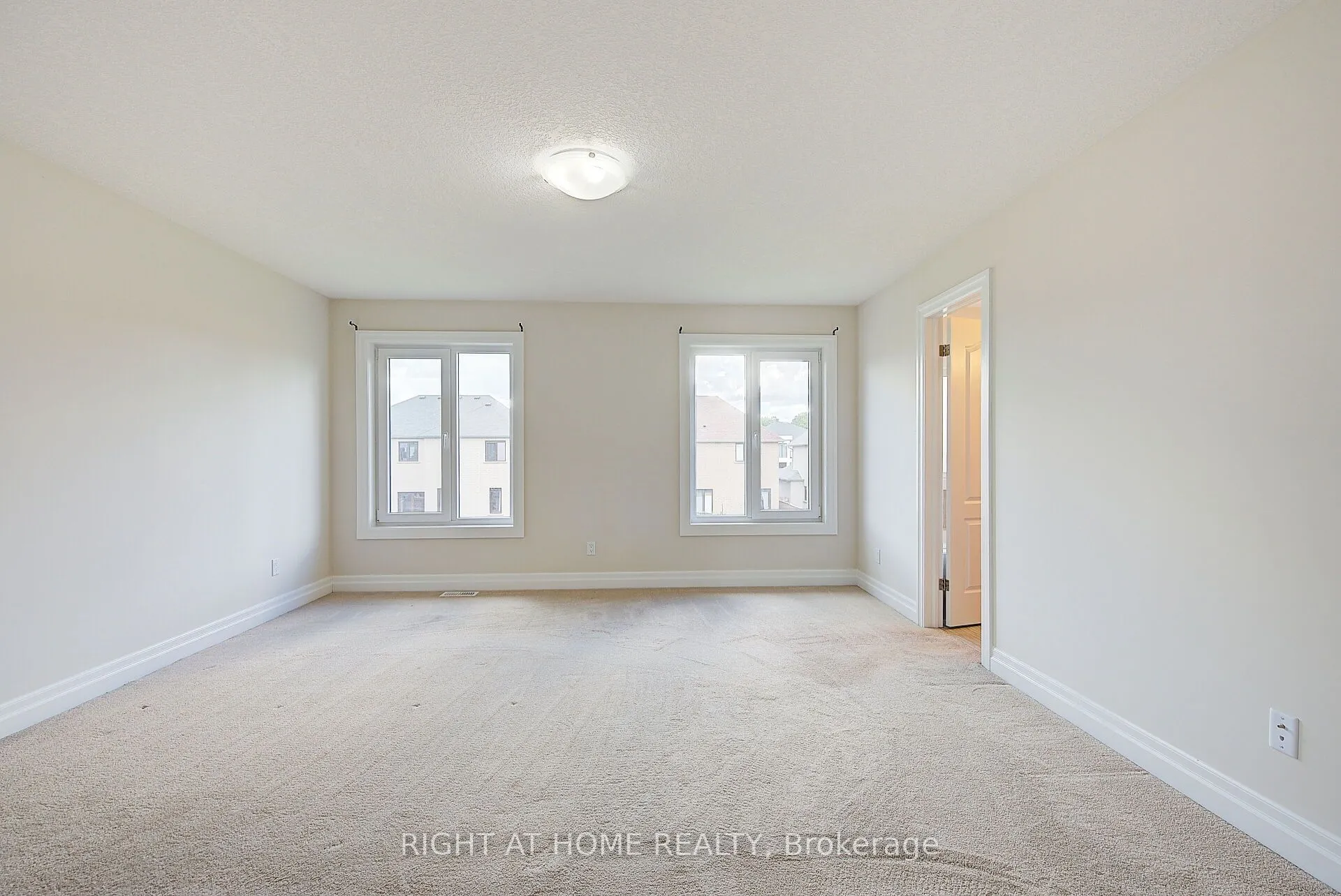 896 Zaifman Circle