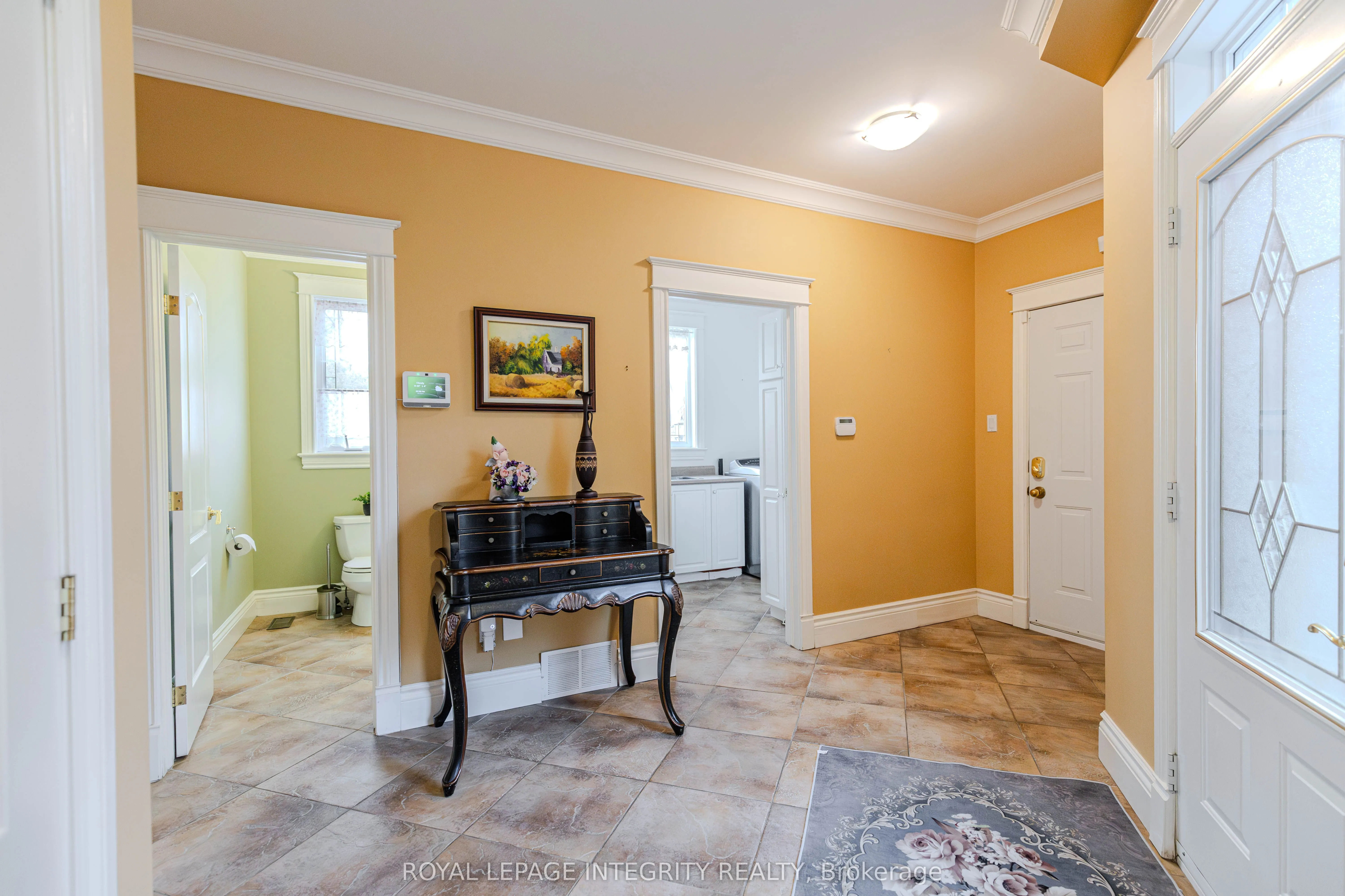 5884 Earlscourt Crescent