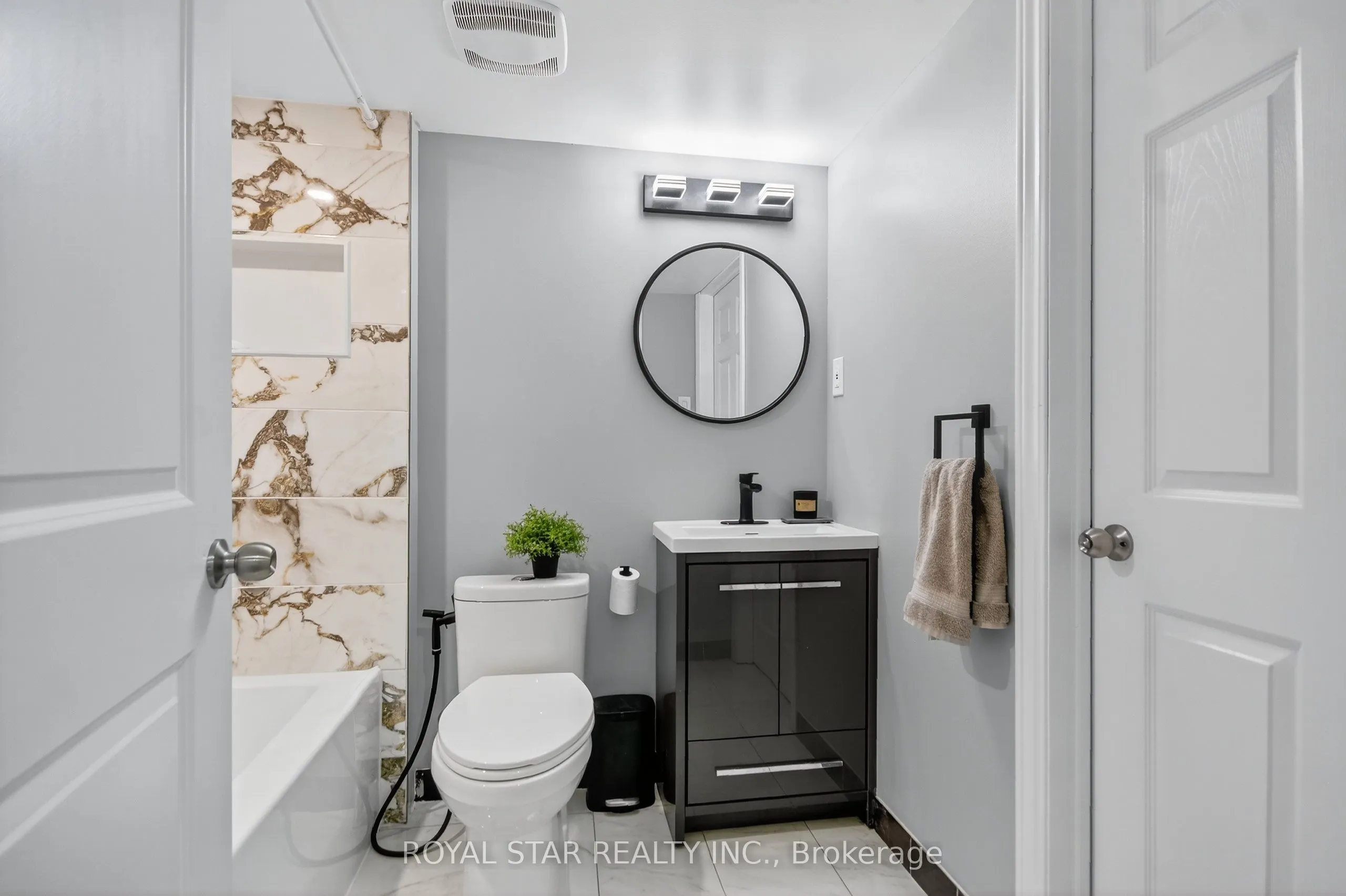 870 Solarium Avenue