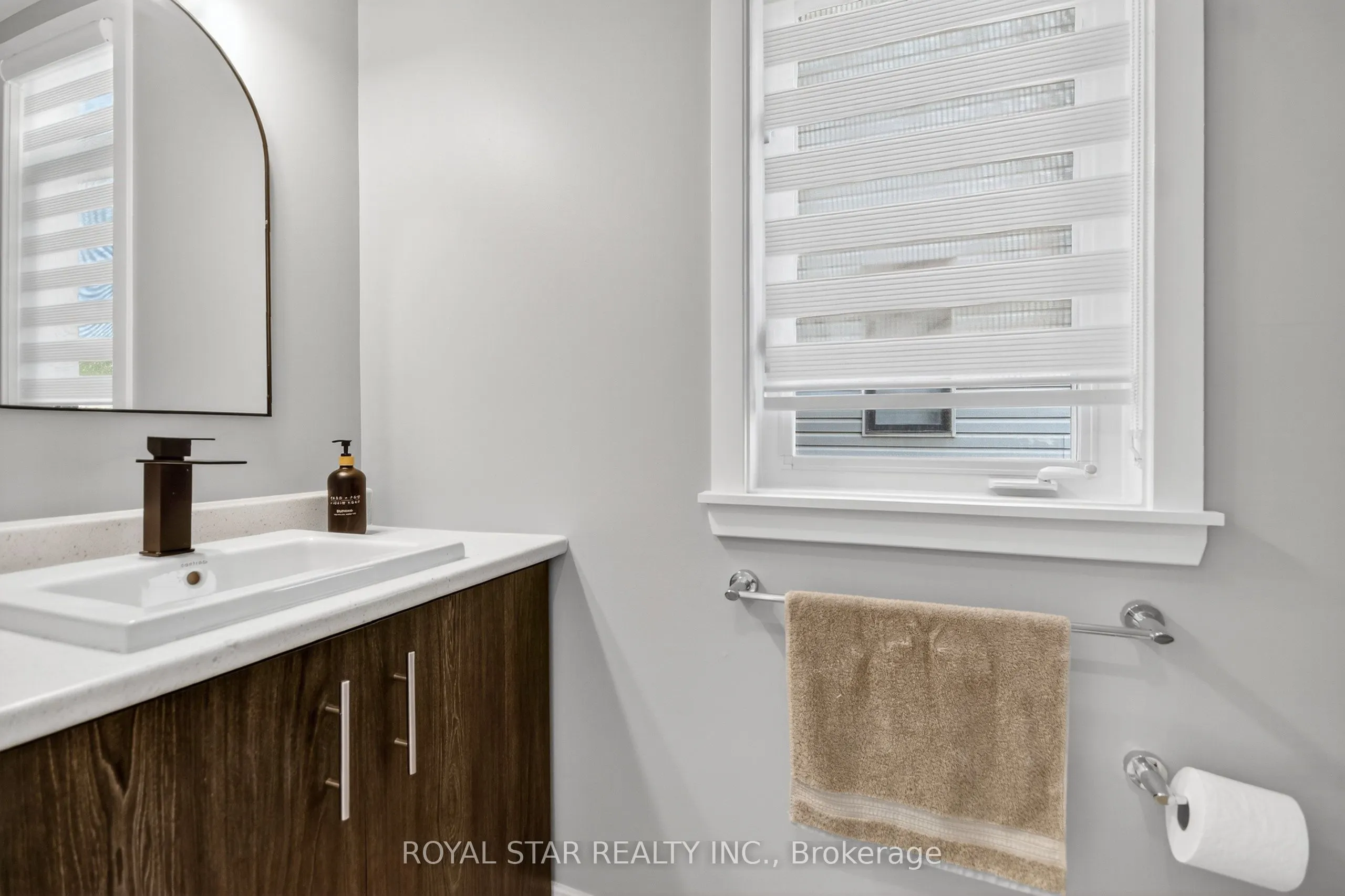870 Solarium Avenue