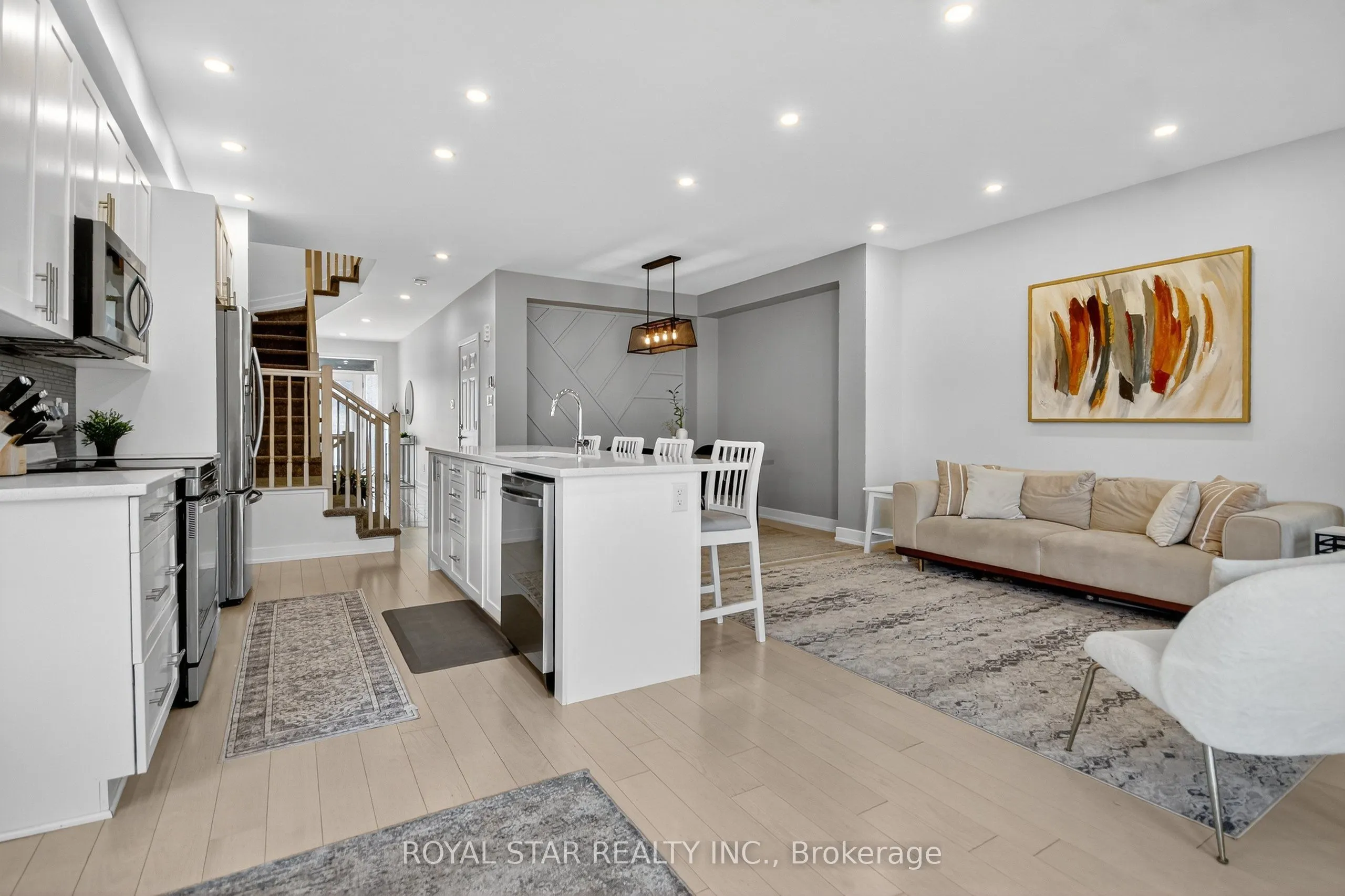870 Solarium Avenue