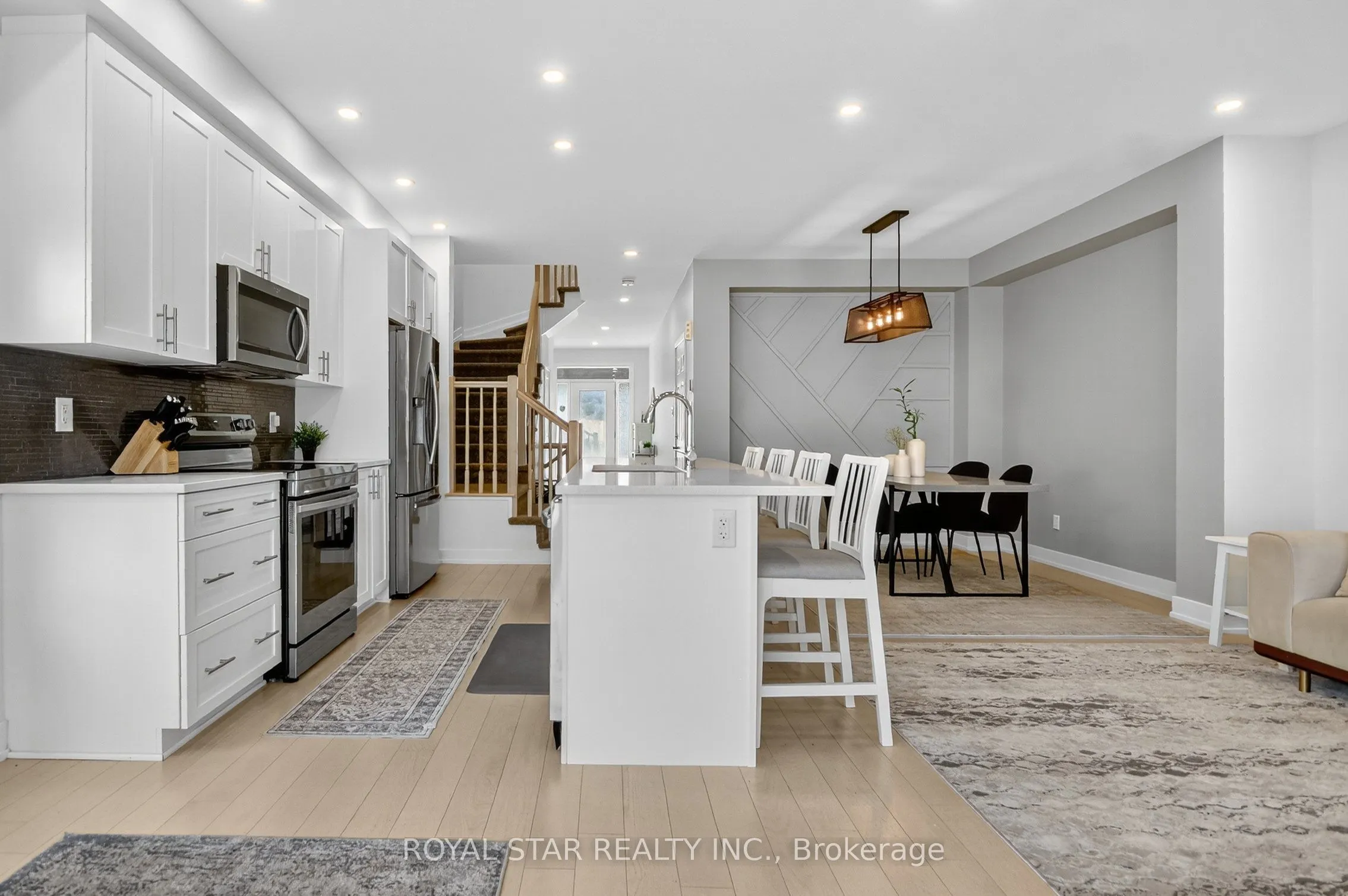 870 Solarium Avenue