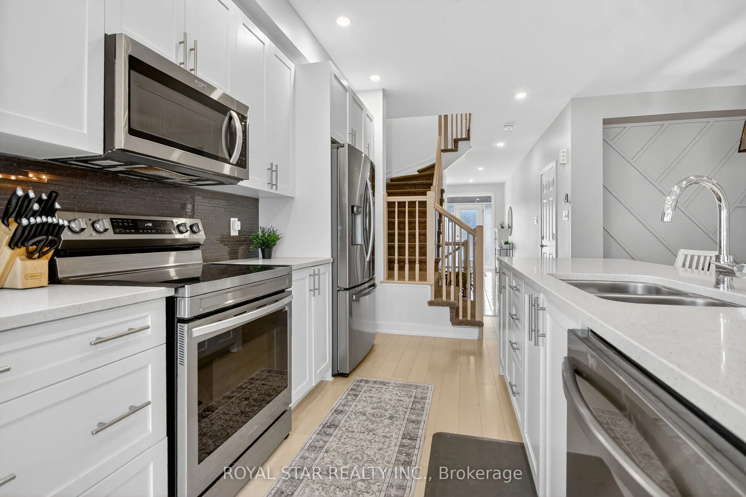 870 Solarium Avenue