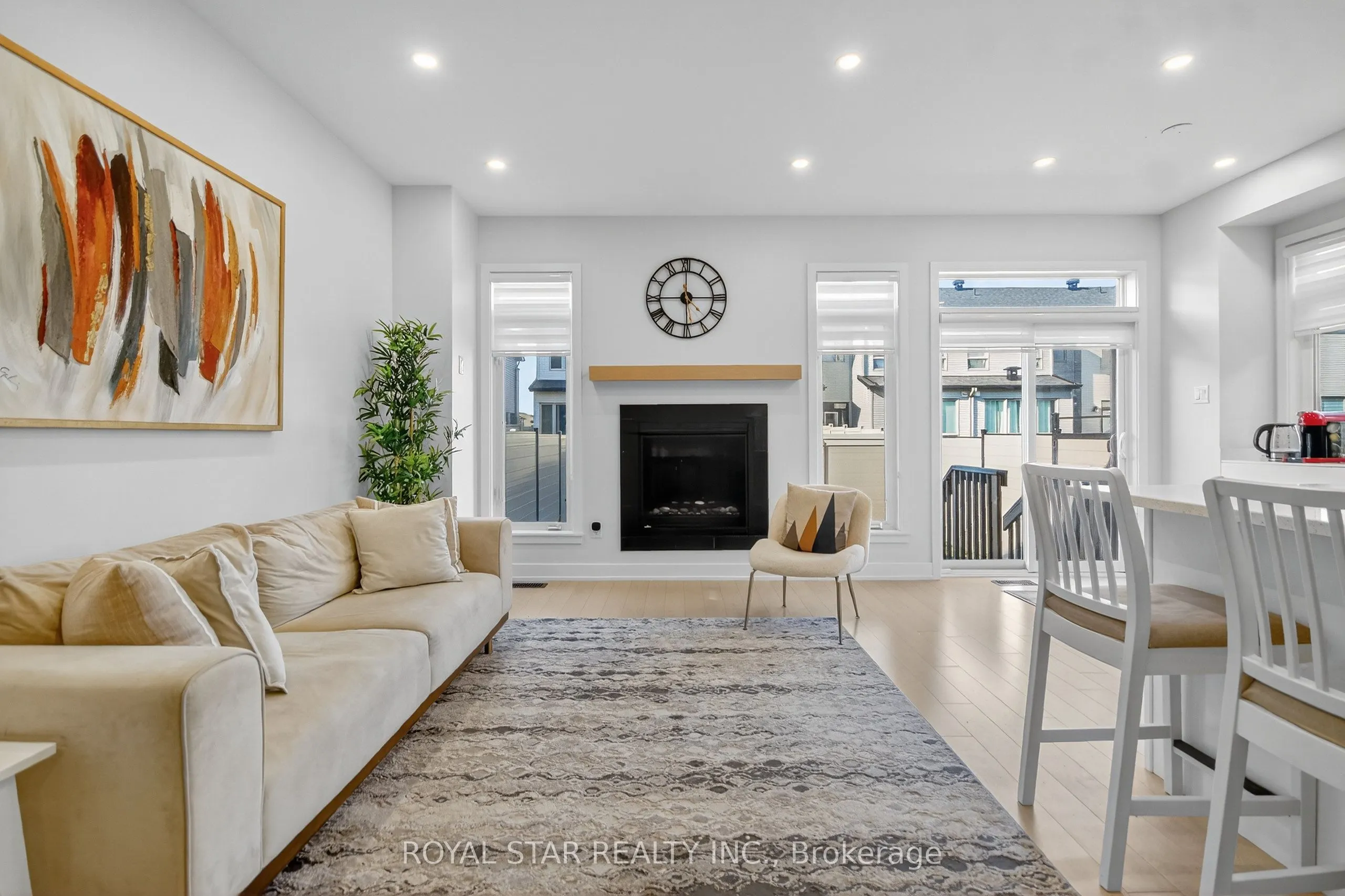870 Solarium Avenue