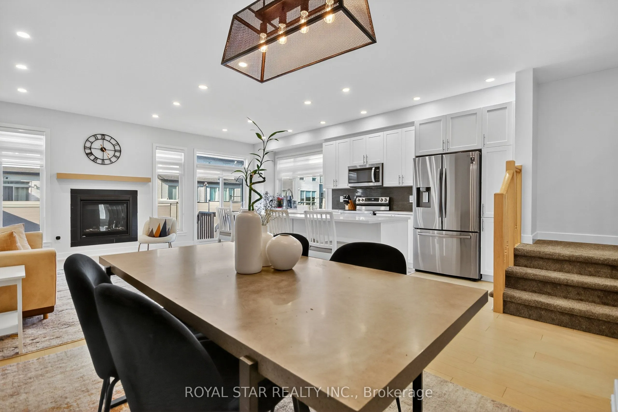 870 Solarium Avenue