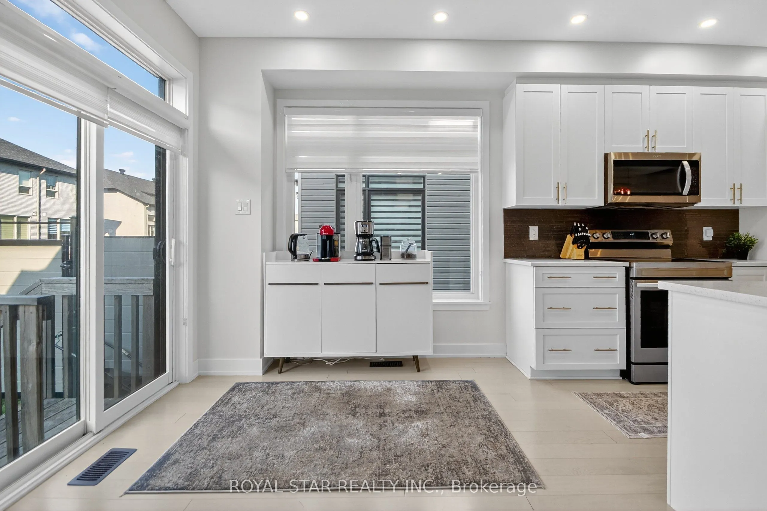 870 Solarium Avenue