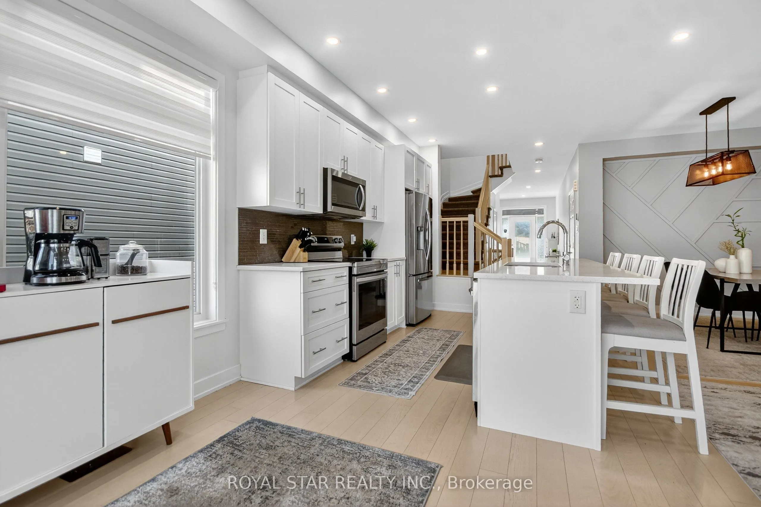 870 Solarium Avenue