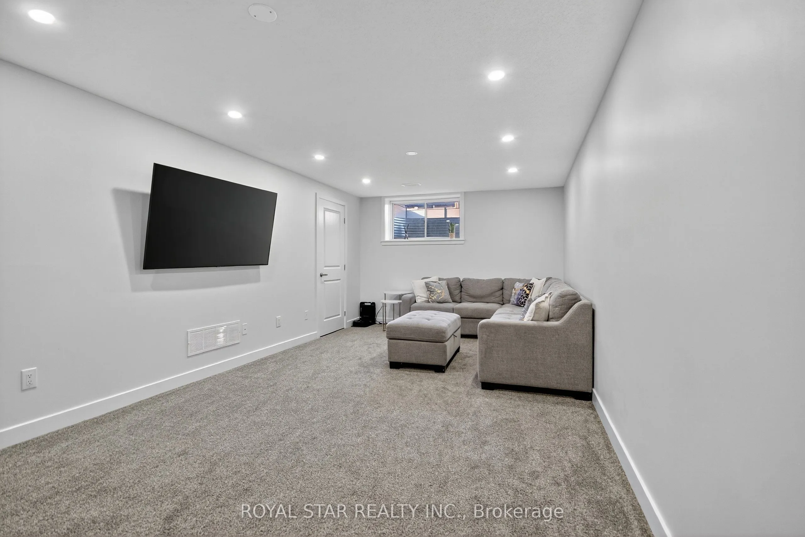 870 Solarium Avenue