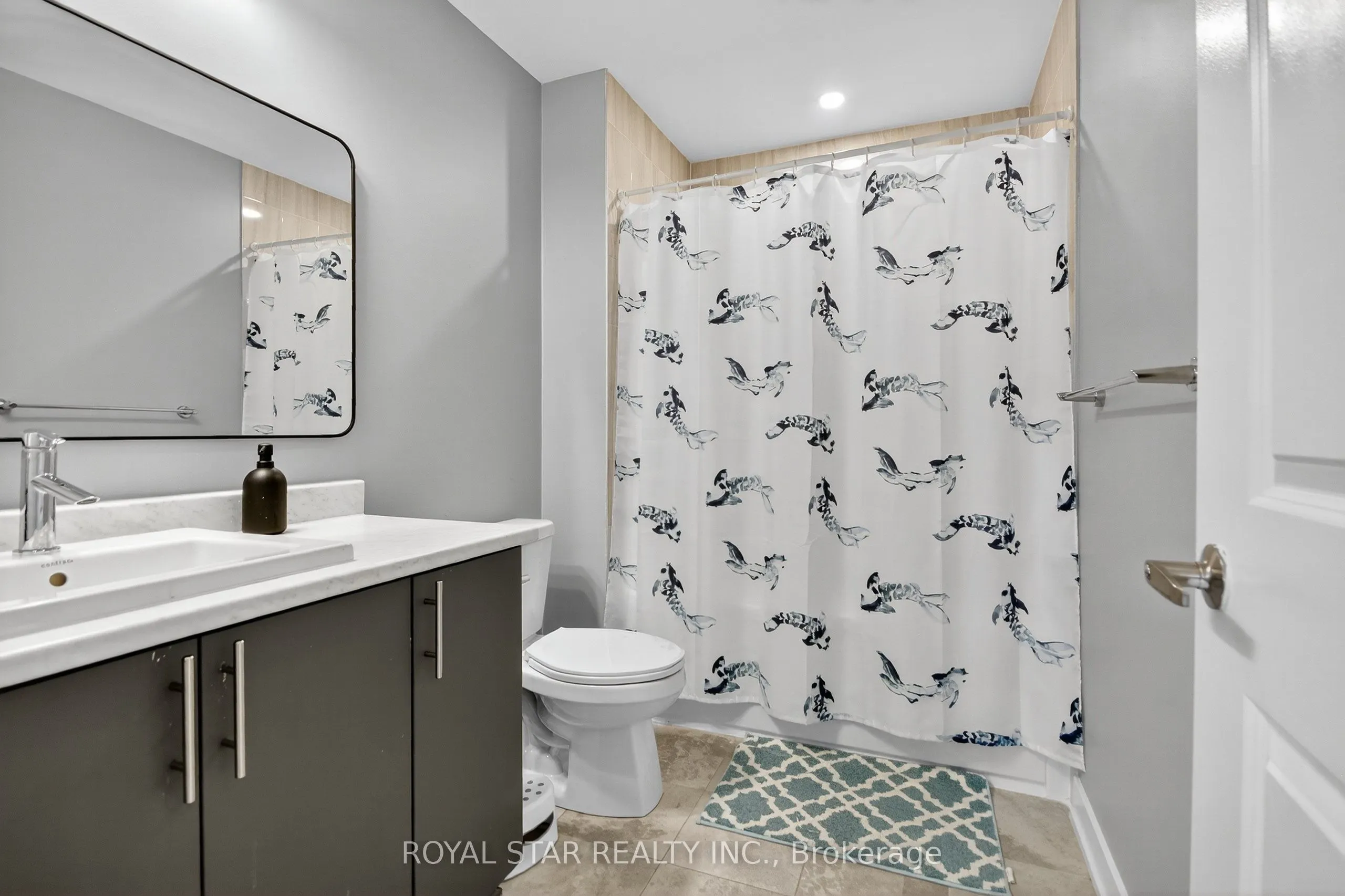 870 Solarium Avenue