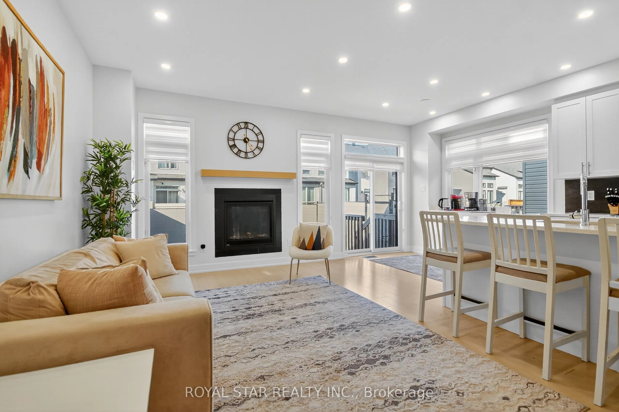 870 Solarium Avenue