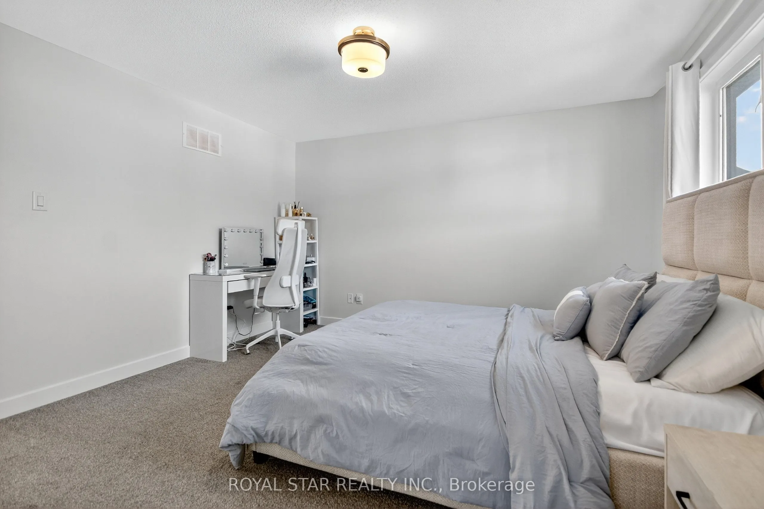 870 Solarium Avenue