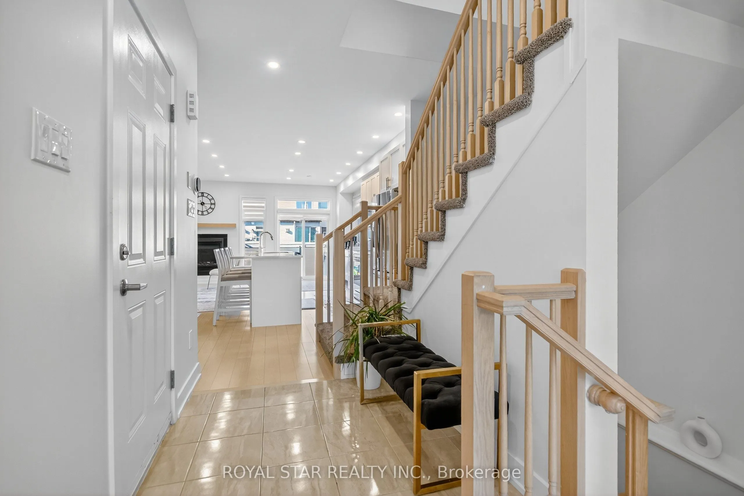 870 Solarium Avenue
