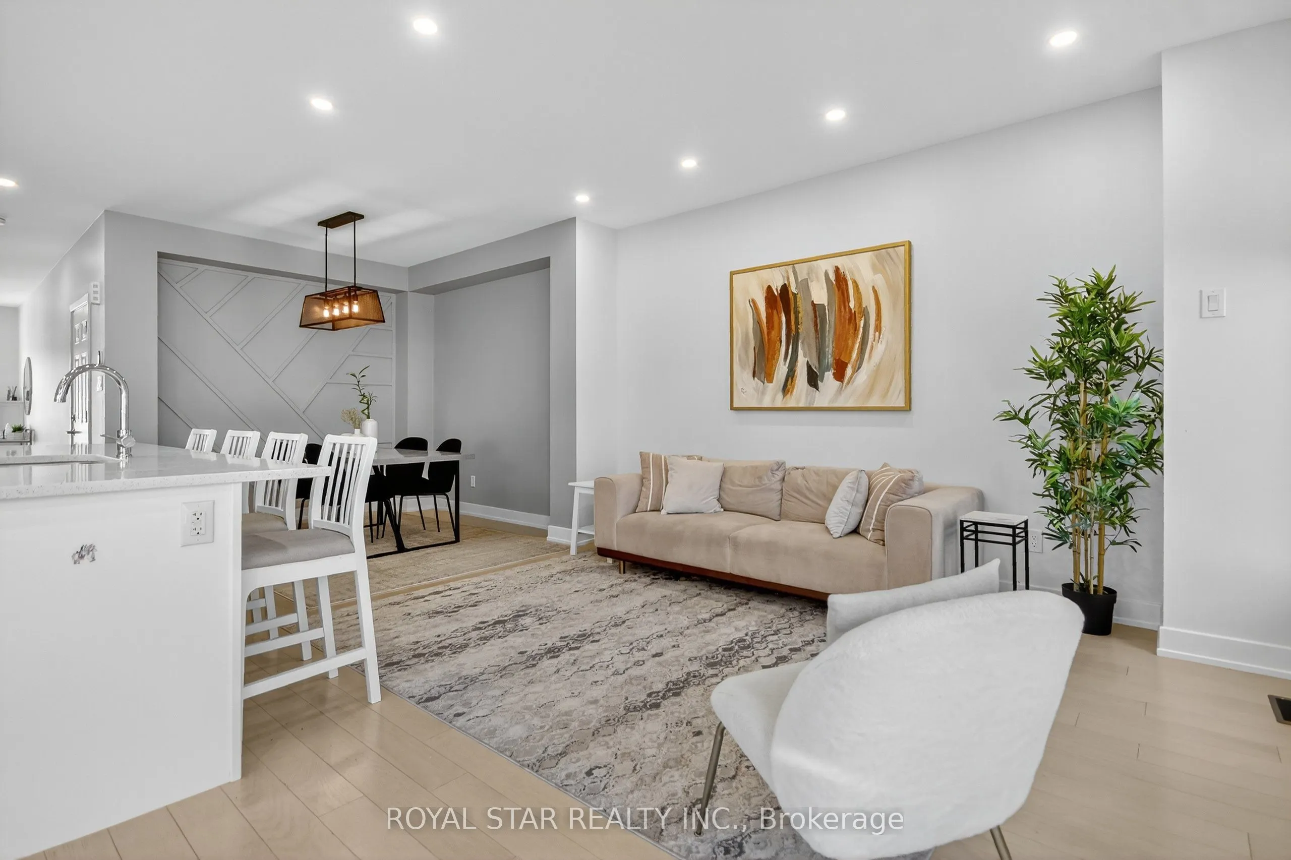 870 Solarium Avenue