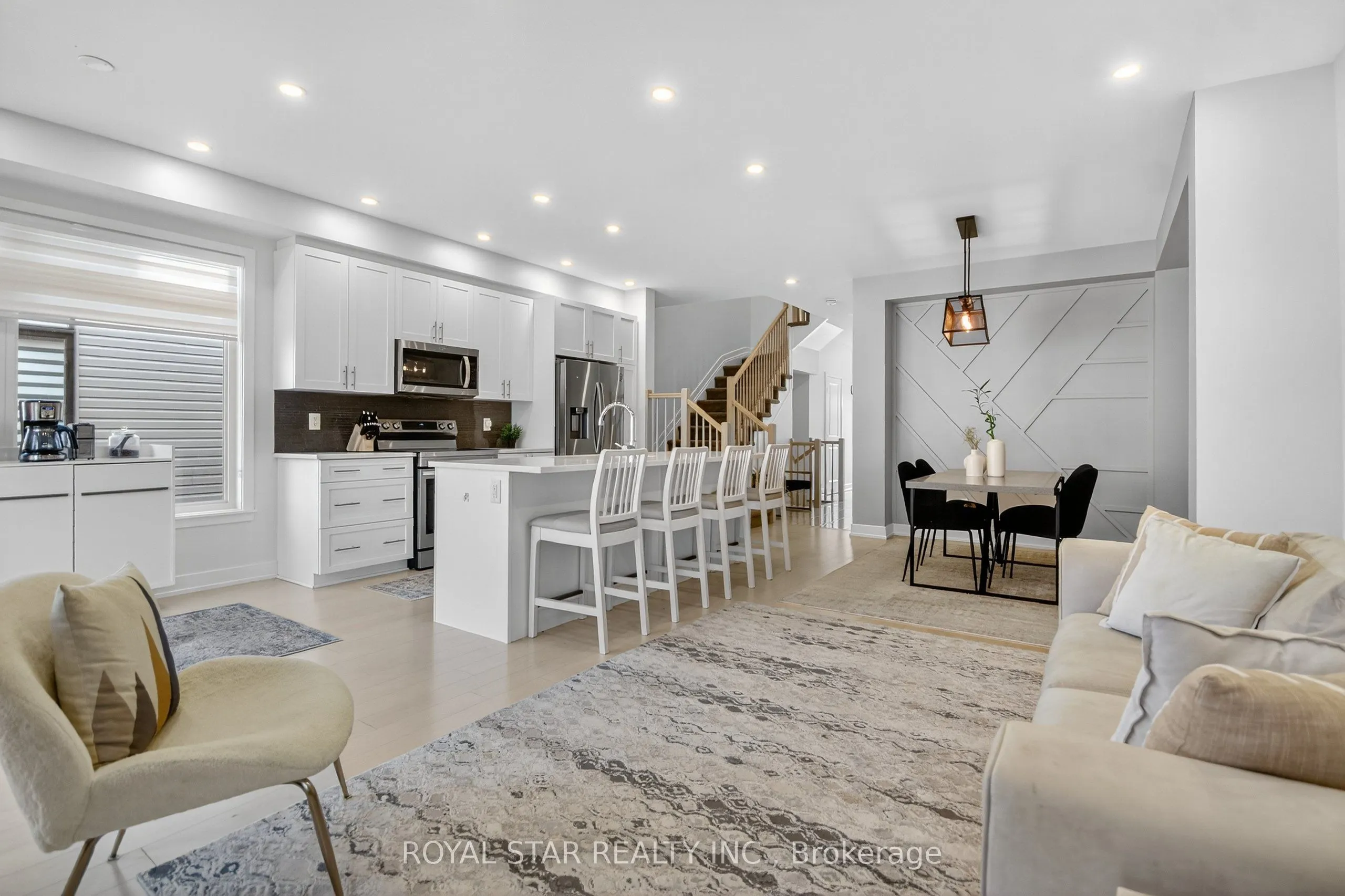 870 Solarium Avenue