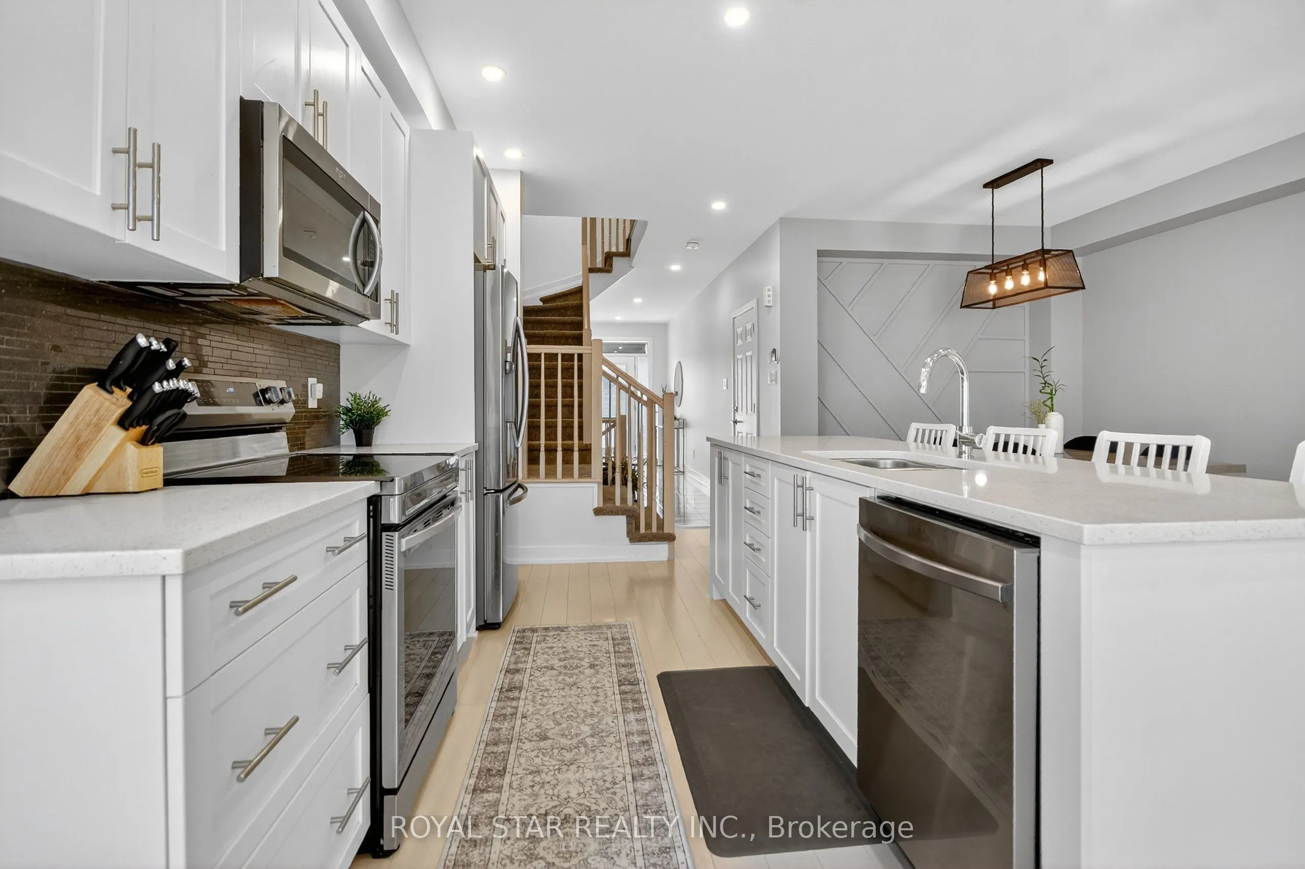 870 Solarium Avenue