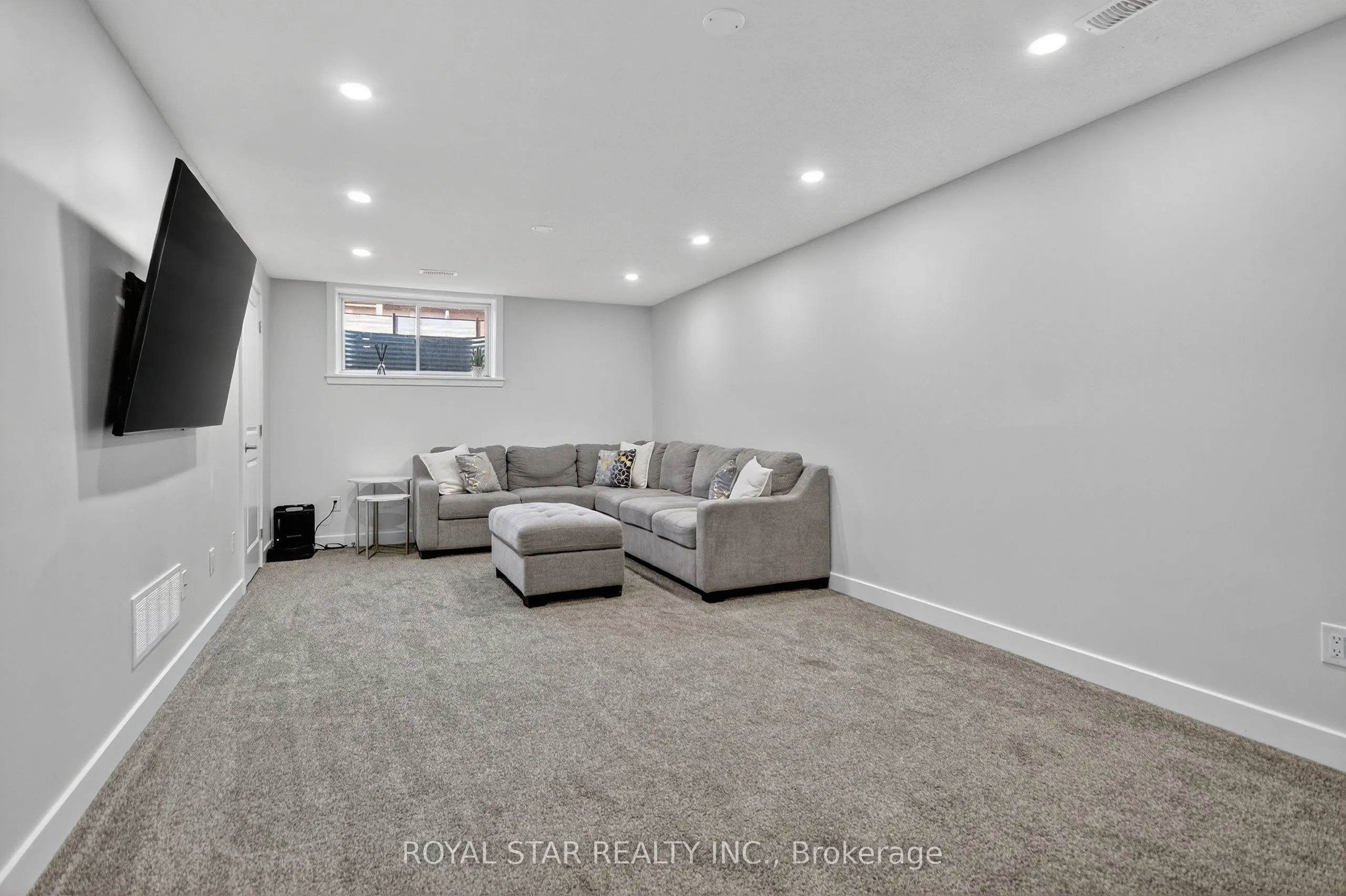 870 Solarium Avenue