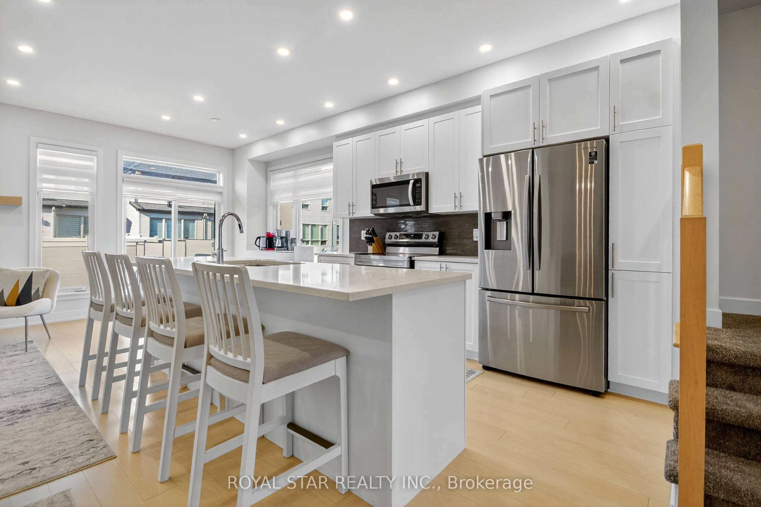 870 Solarium Avenue