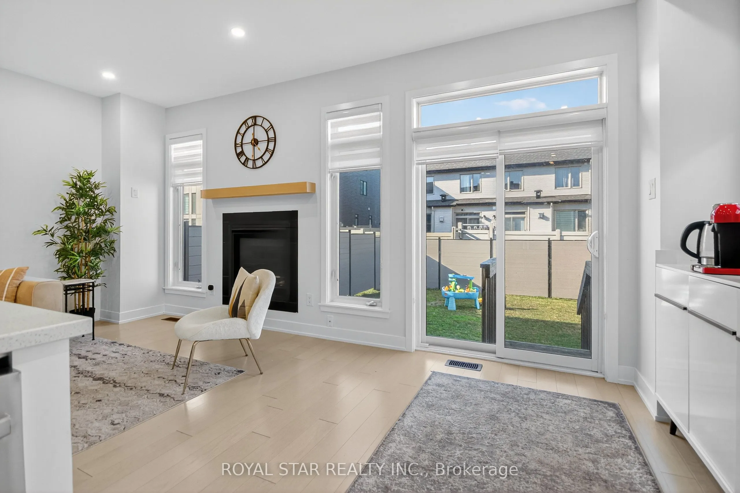 870 Solarium Avenue