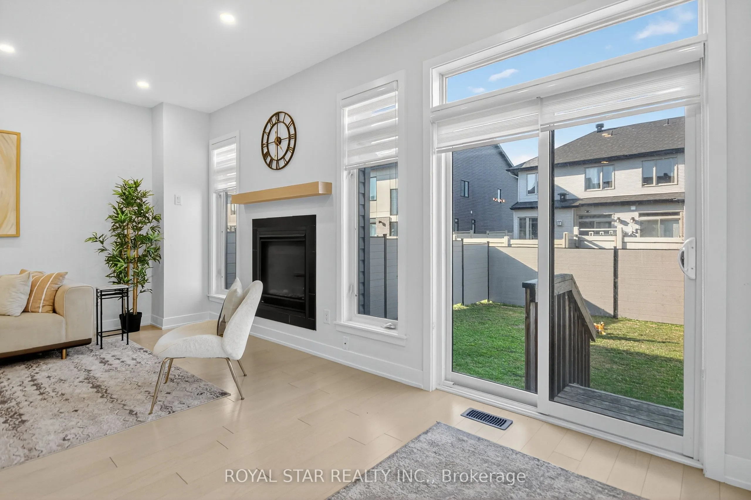 870 Solarium Avenue