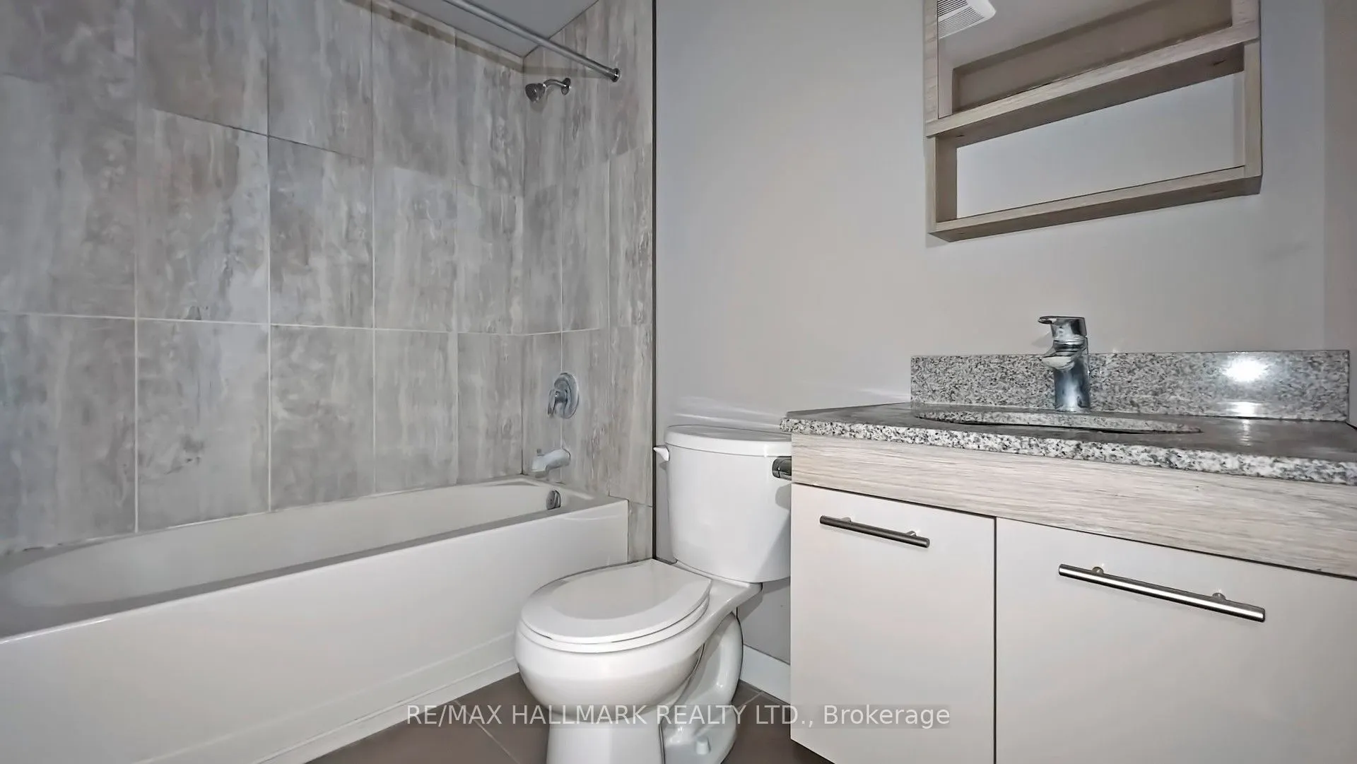 308 Lester Street, #207