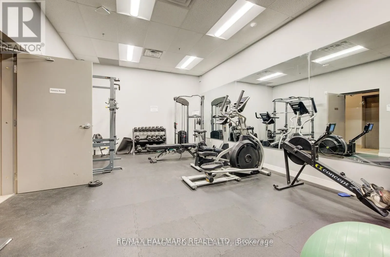 308 Lester Street, #207