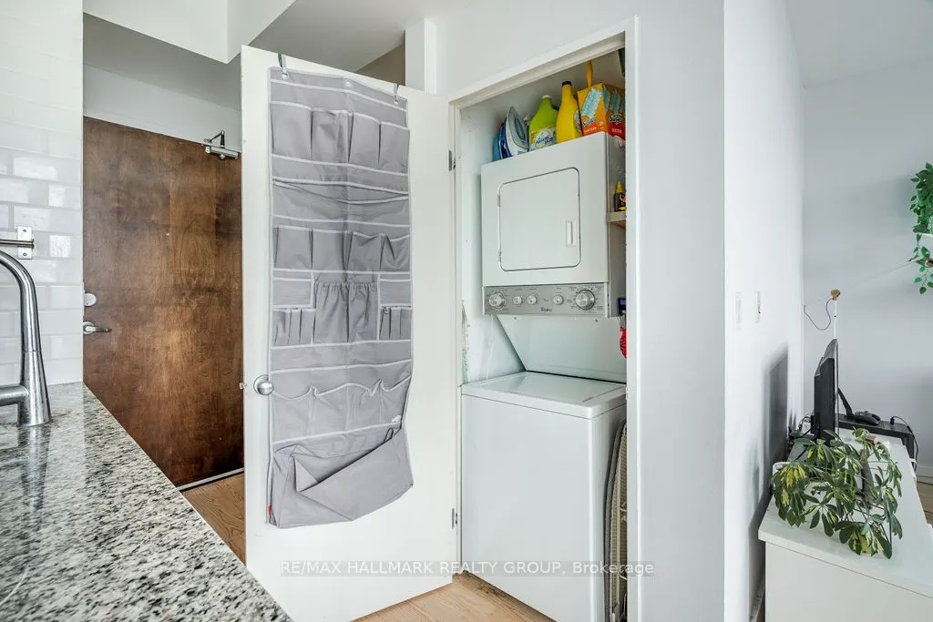 383 Cumberland Street, #906
