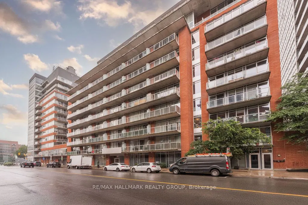 383 Cumberland Street, #906