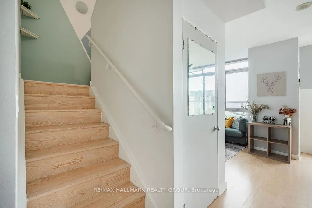 383 Cumberland Street, #906