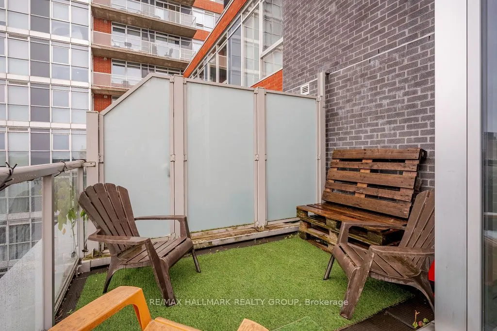 383 Cumberland Street, #906