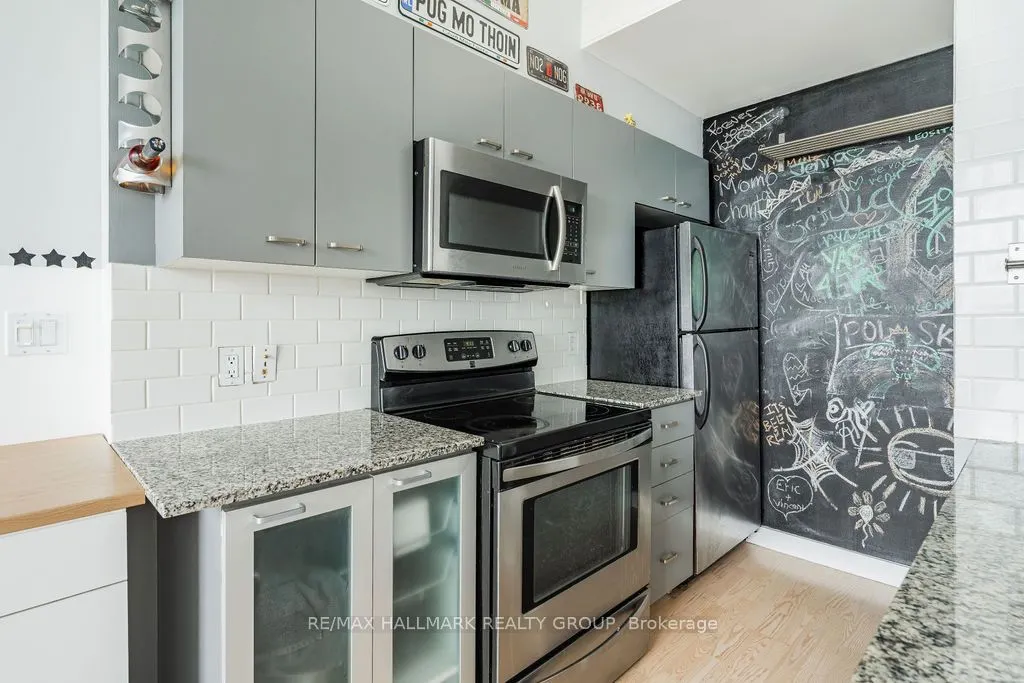 383 Cumberland Street, #906
