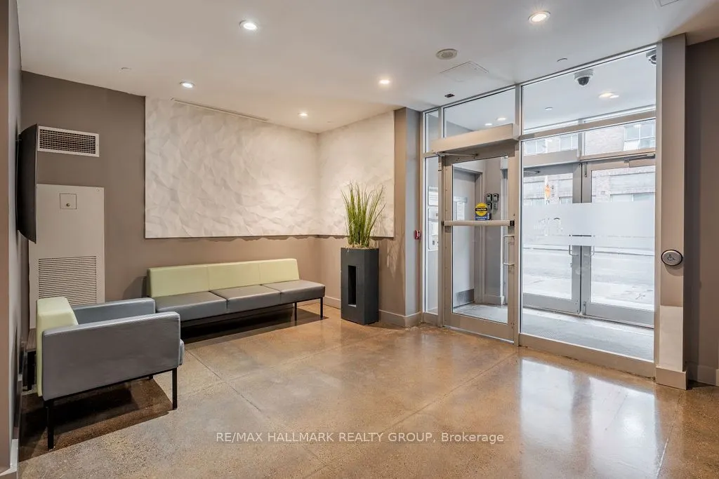 383 Cumberland Street, #906