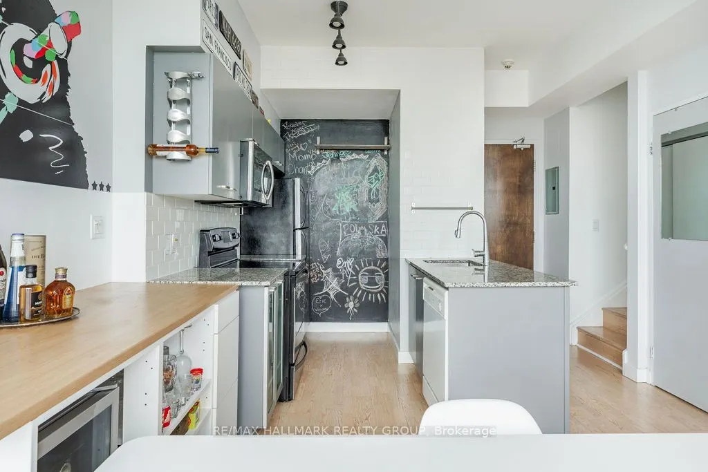 383 Cumberland Street, #906