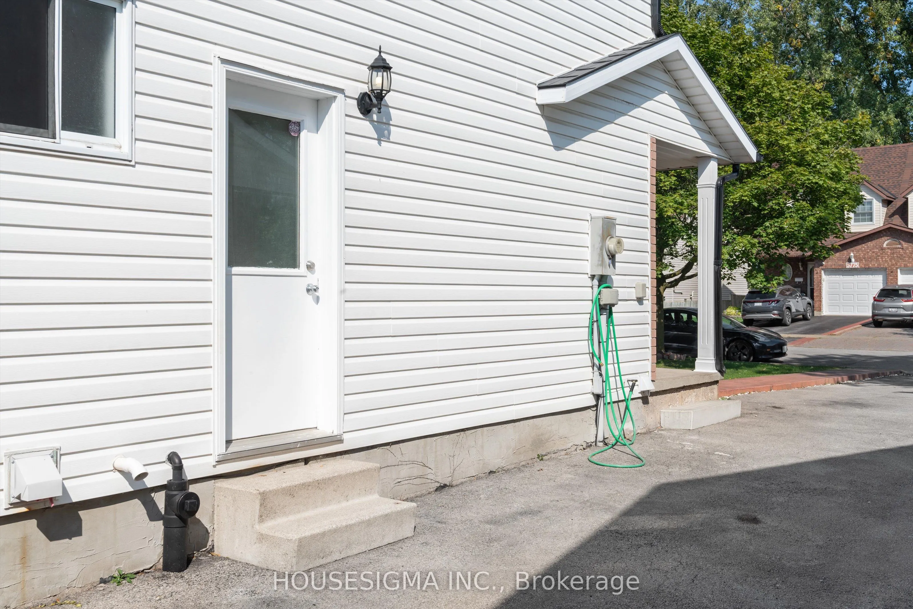 5772 Deerbrook Street